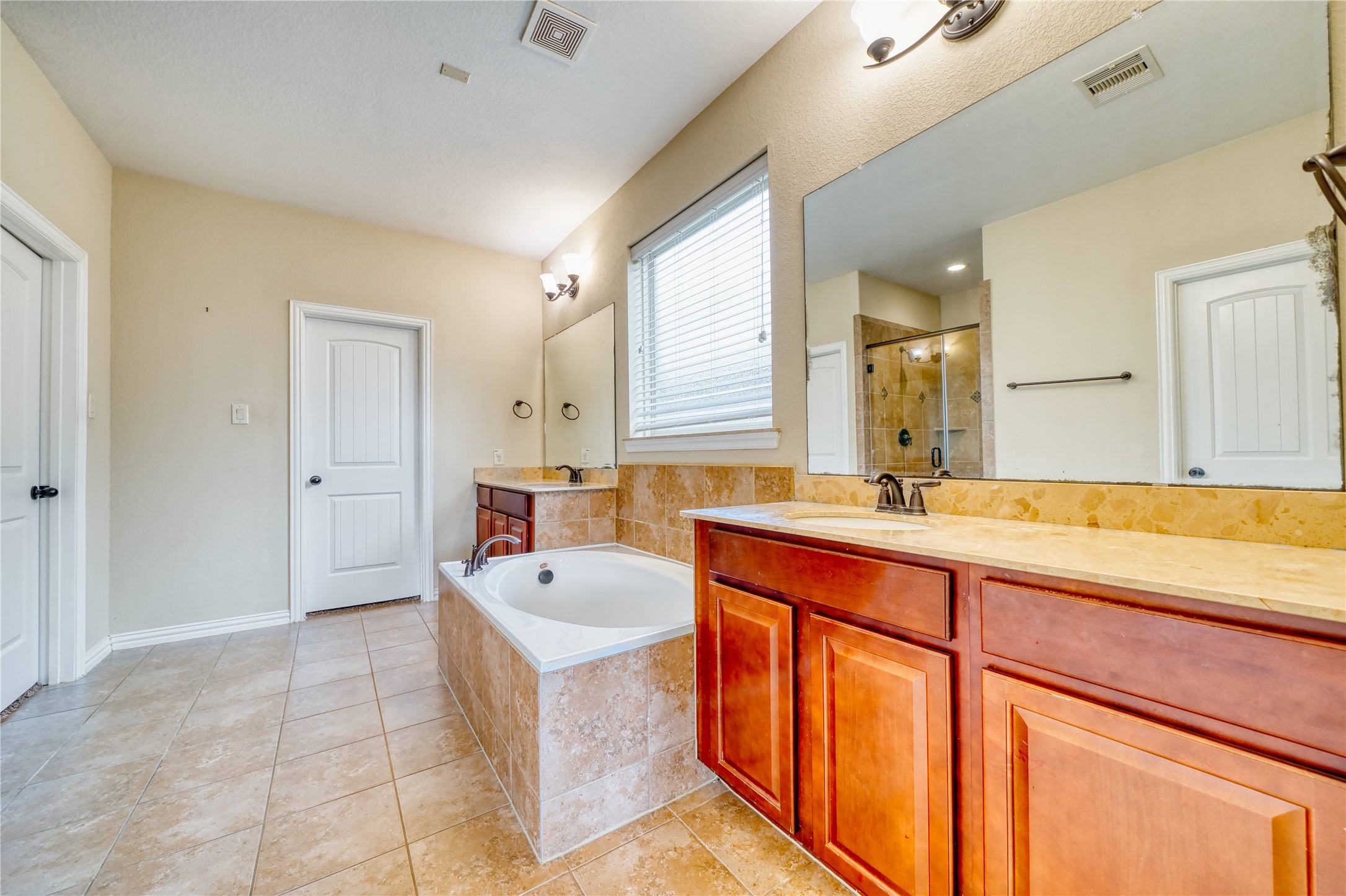 7310 Eastpoint Boulevard Property Photo 19