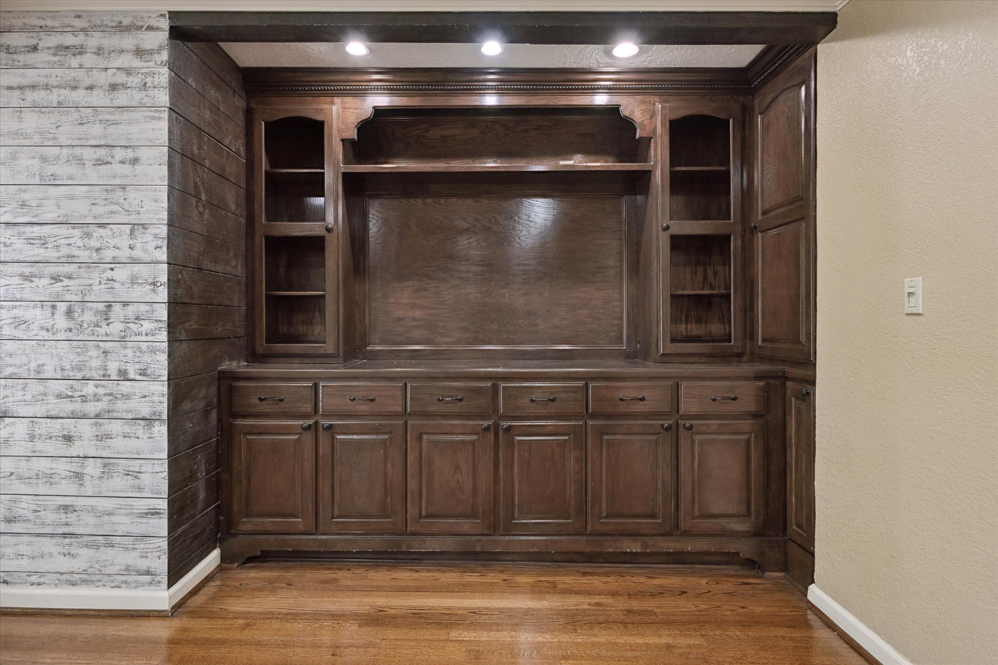 5326 Pagewood Lane Property Photo 4