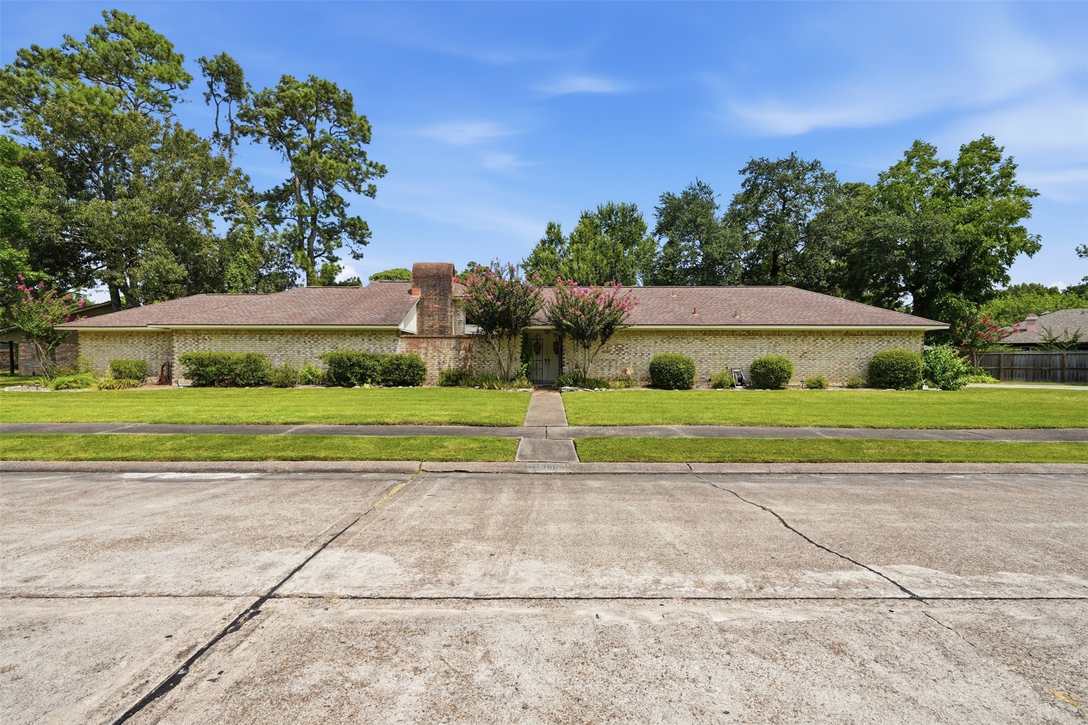 3508 Camelot Street Property Photo