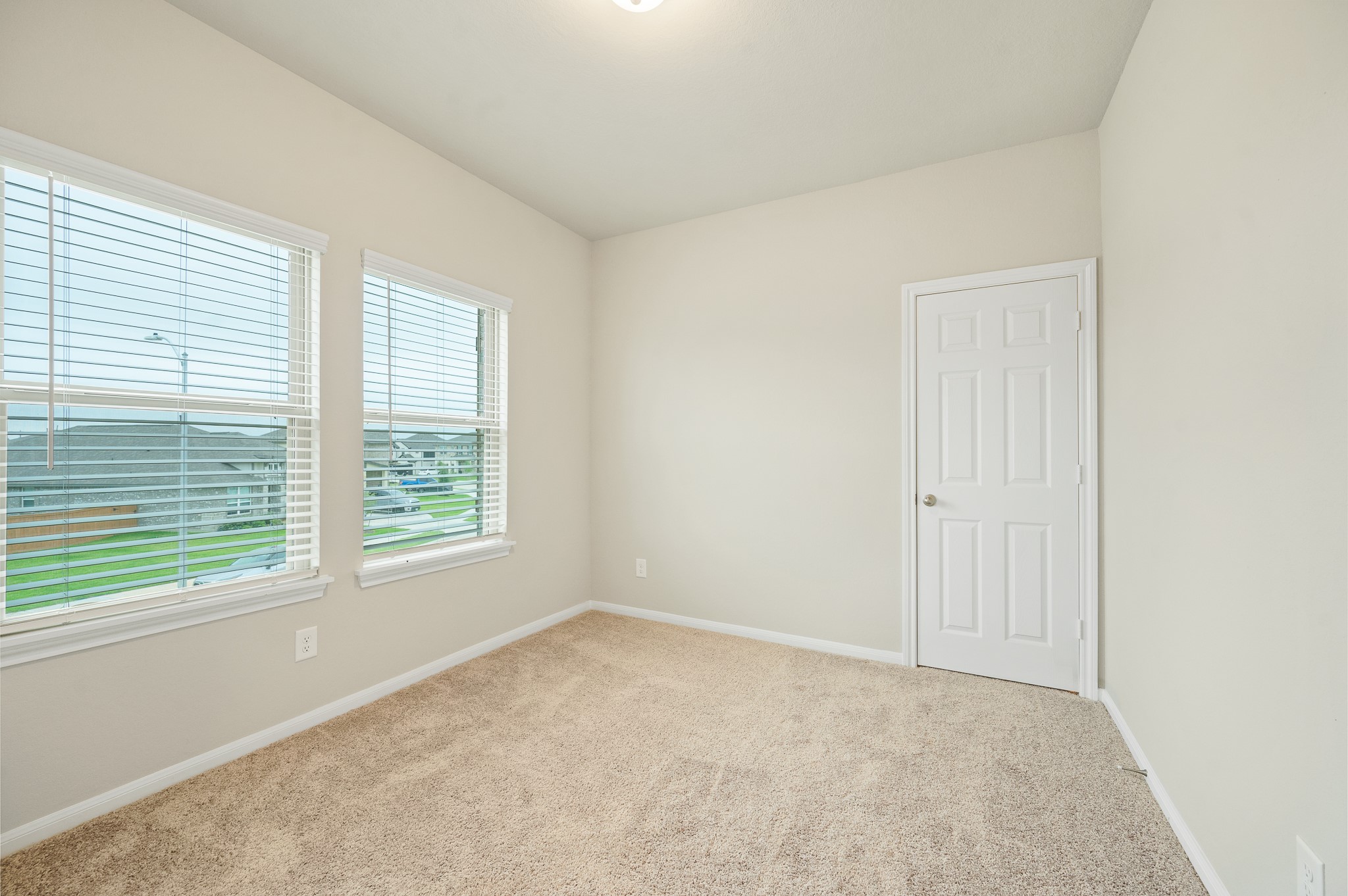 2472 Fairway Harbor Drive Property Photo 20