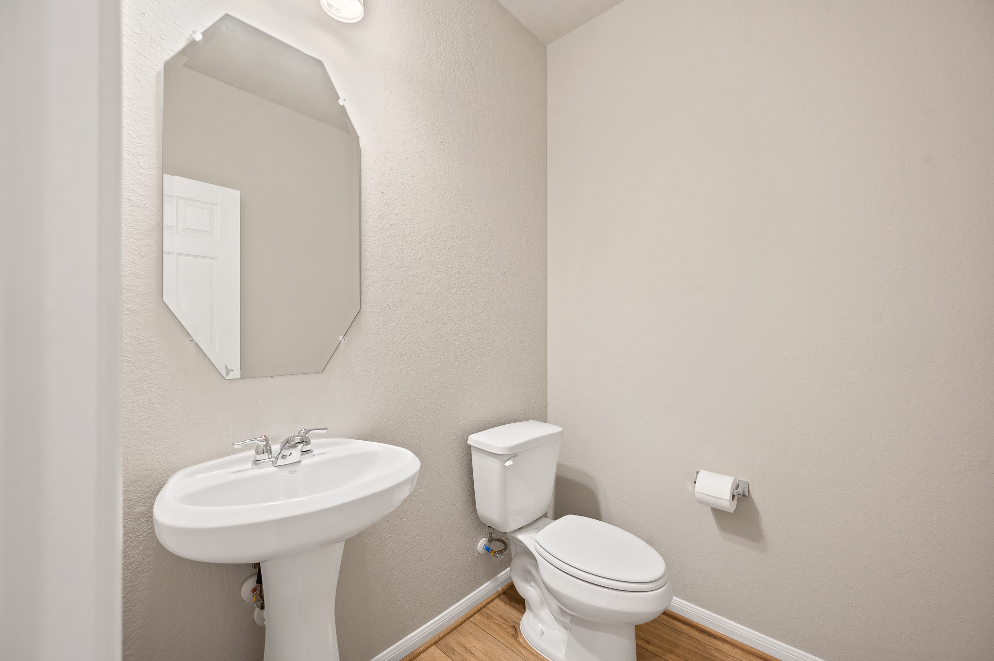 2472 Fairway Harbor Drive Property Photo 32