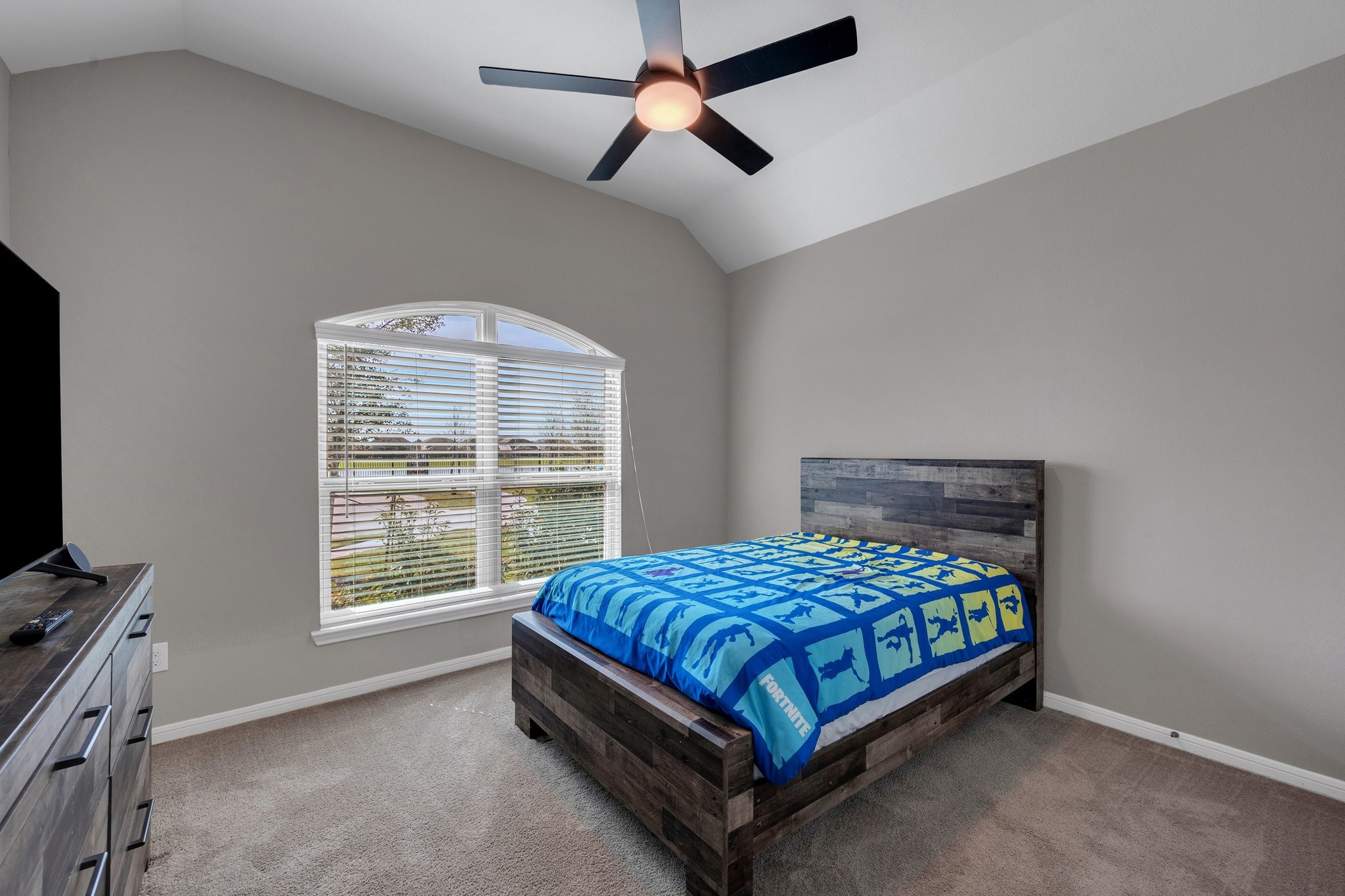 2405 Sequoia Grove Drive Property Photo 14
