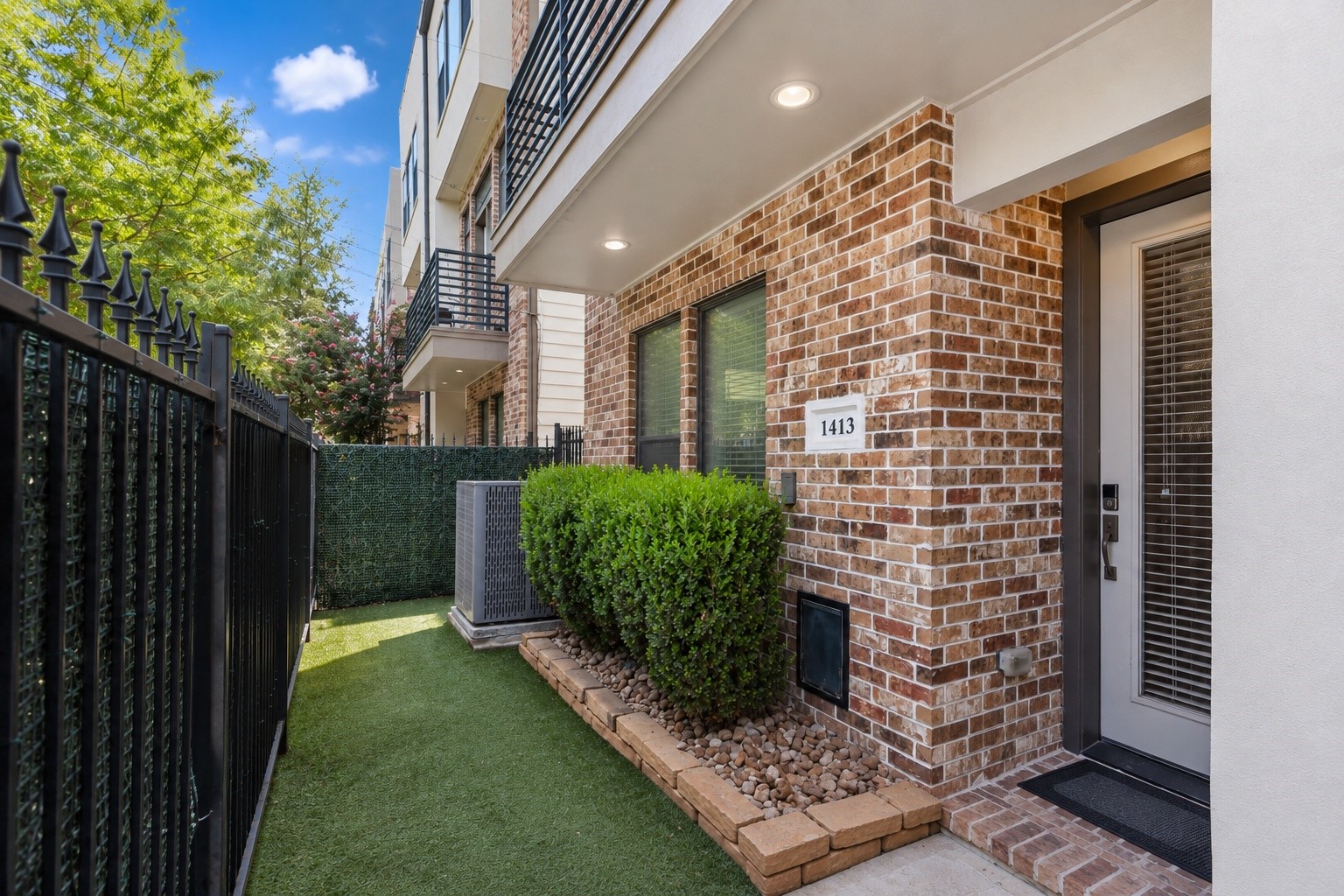 1413 Nagle Street Property Photo 3