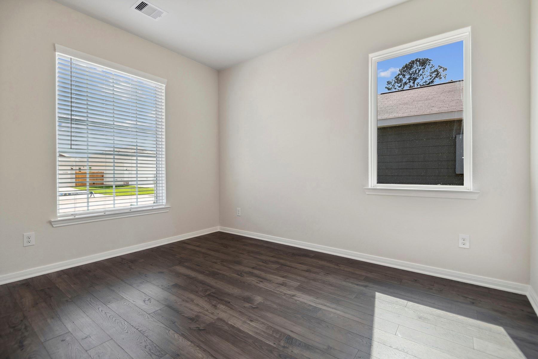 15463 Maple Terrace Drive Property Photo 4