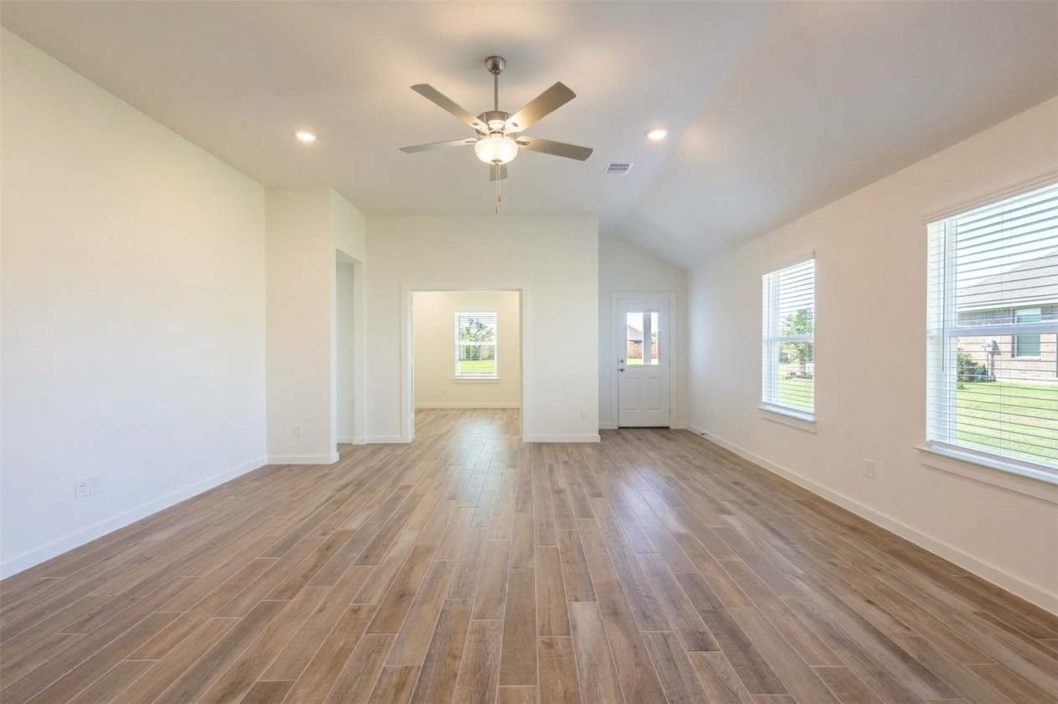 8331 Amethyst Valley Lane Property Photo 5