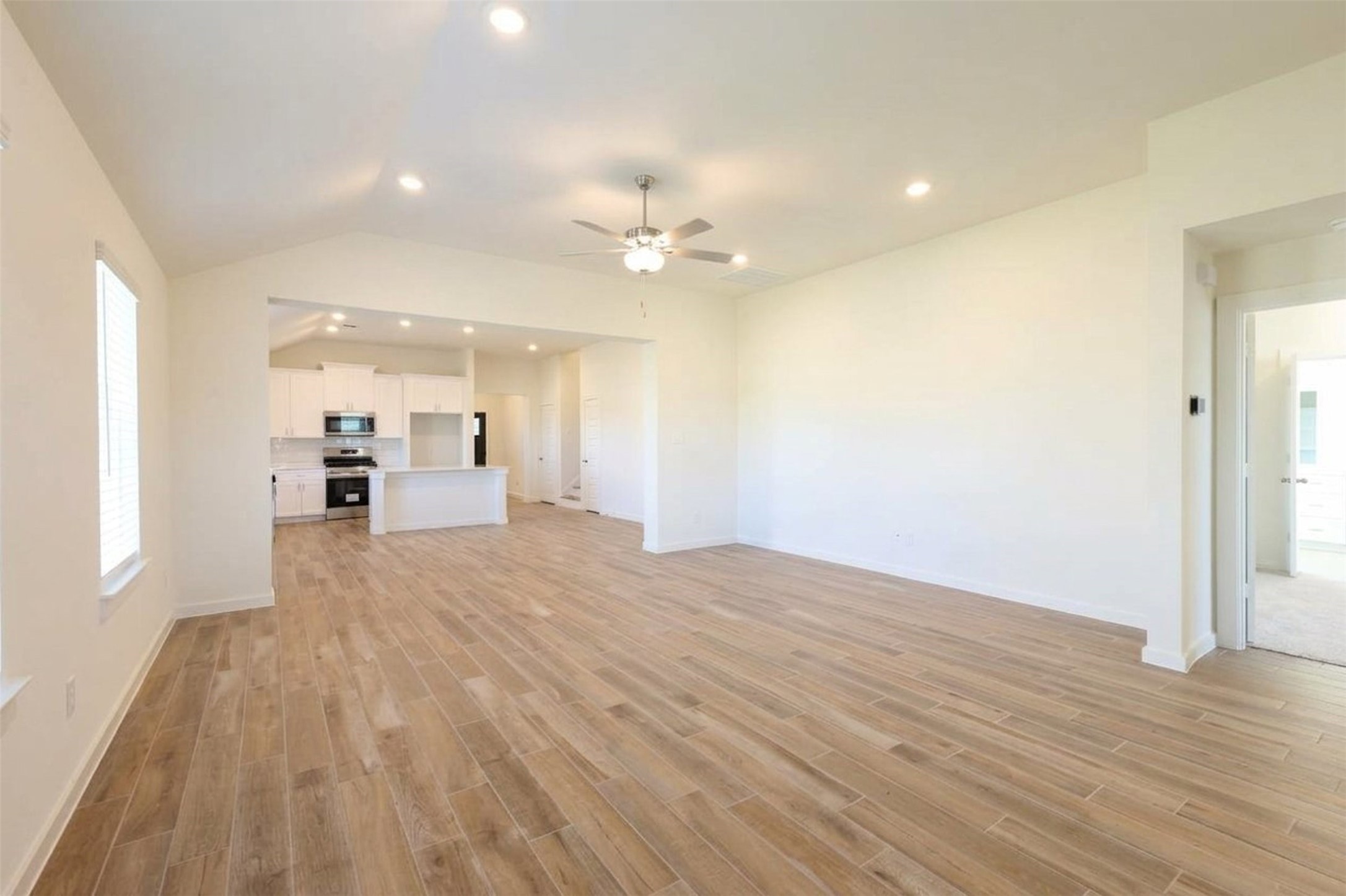 8331 Amethyst Valley Lane Property Photo 6