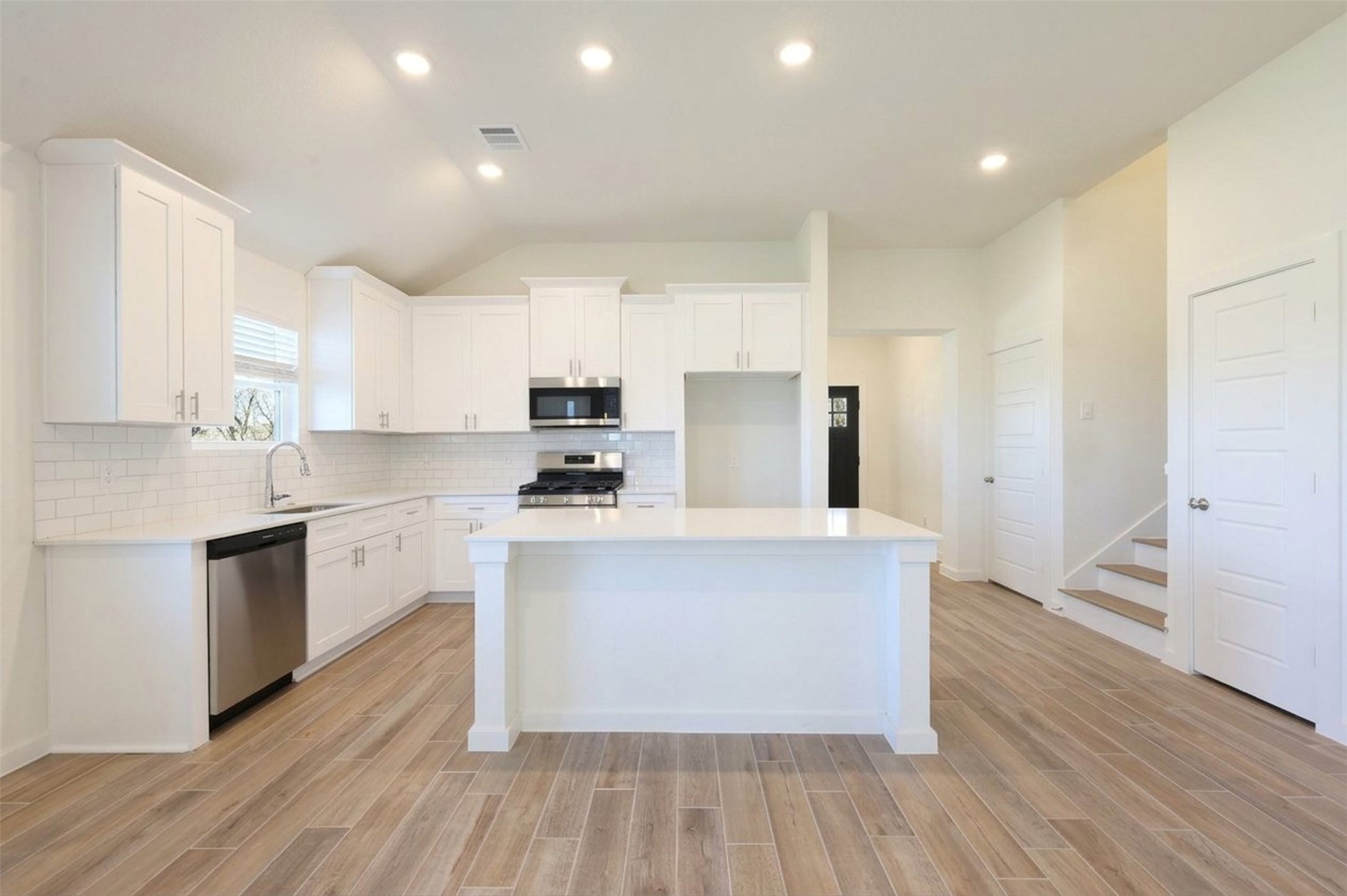 8331 Amethyst Valley Lane Property Photo 8