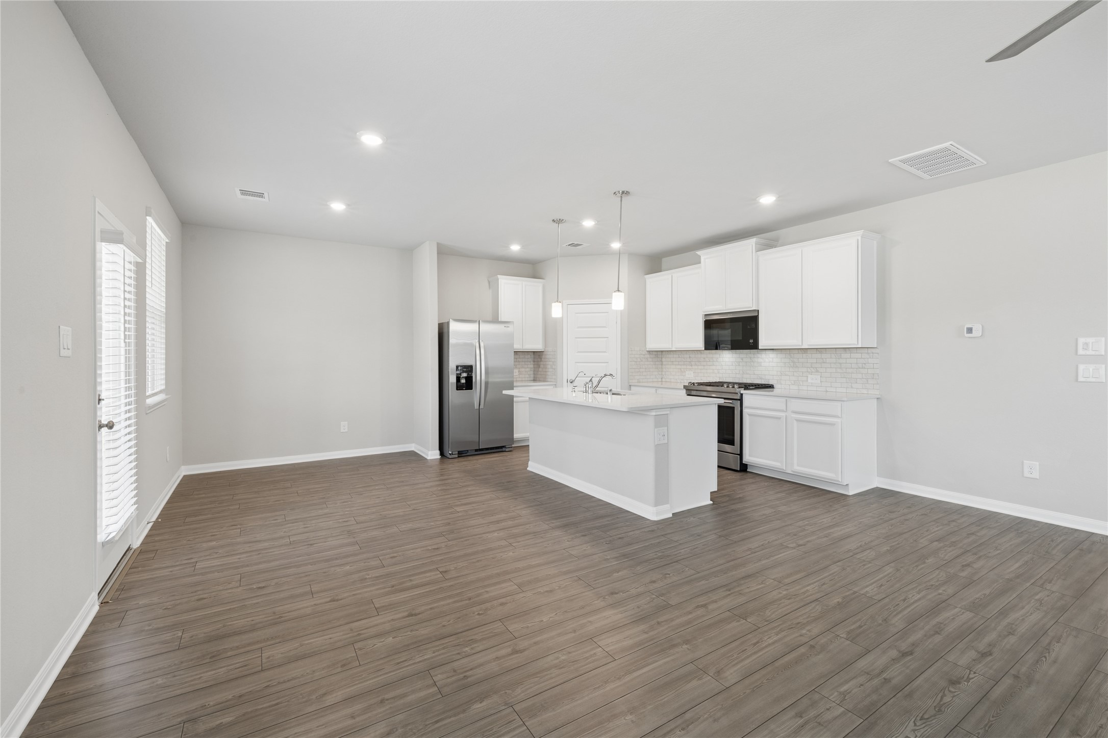 2046 West Darlington Oak Ct Property Photo 5