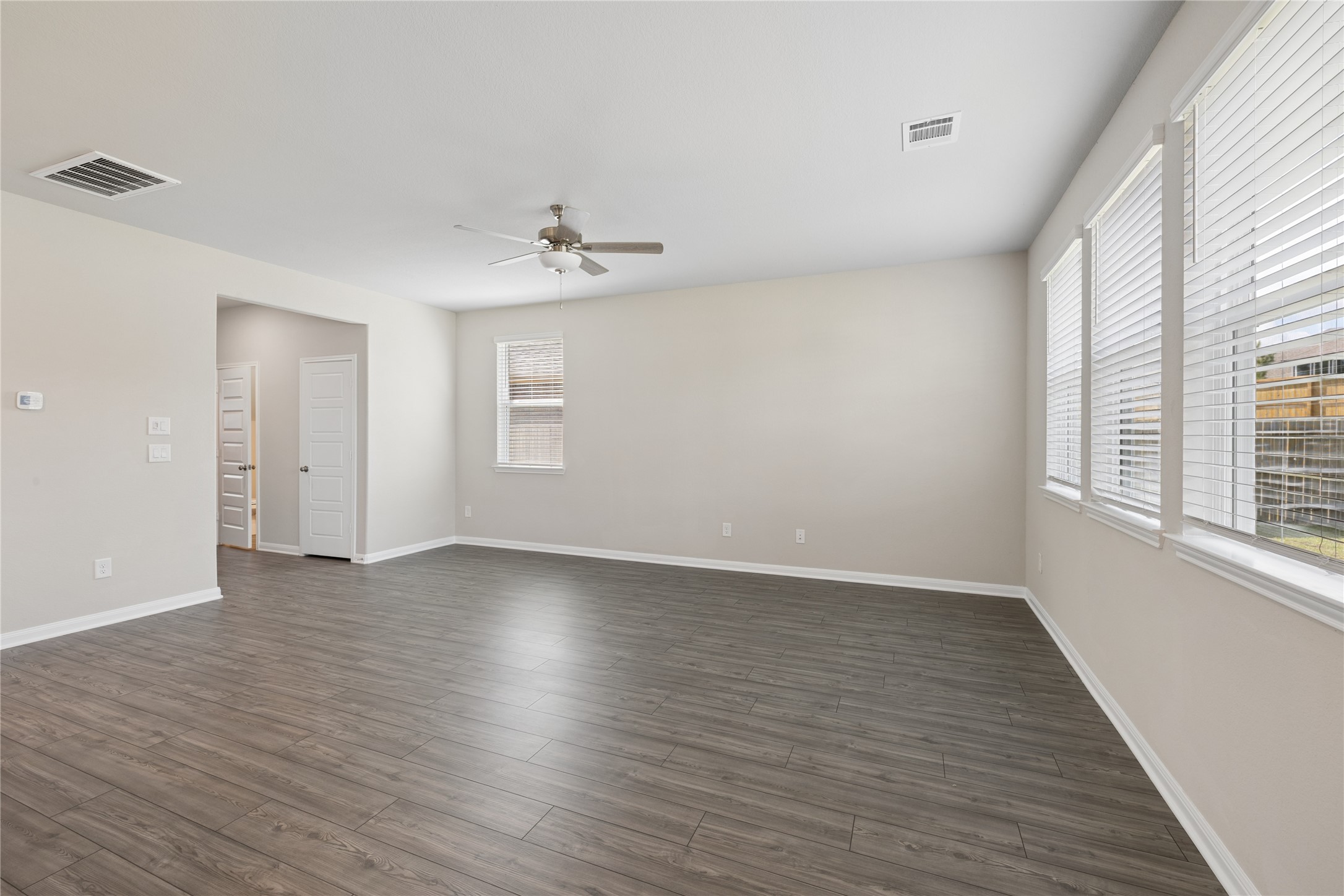2046 West Darlington Oak Ct Property Photo 6