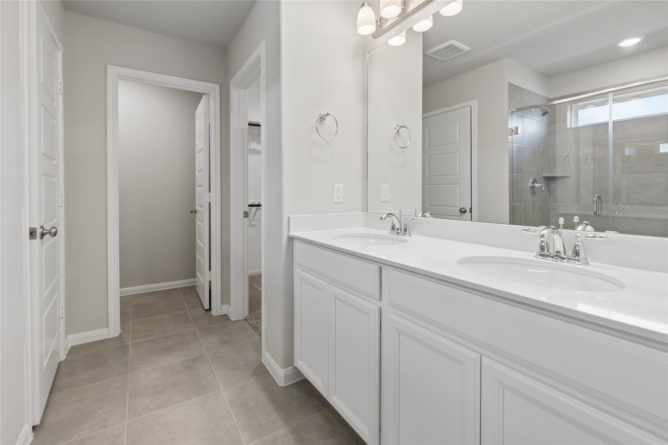 2046 West Darlington Oak Ct Property Photo 12