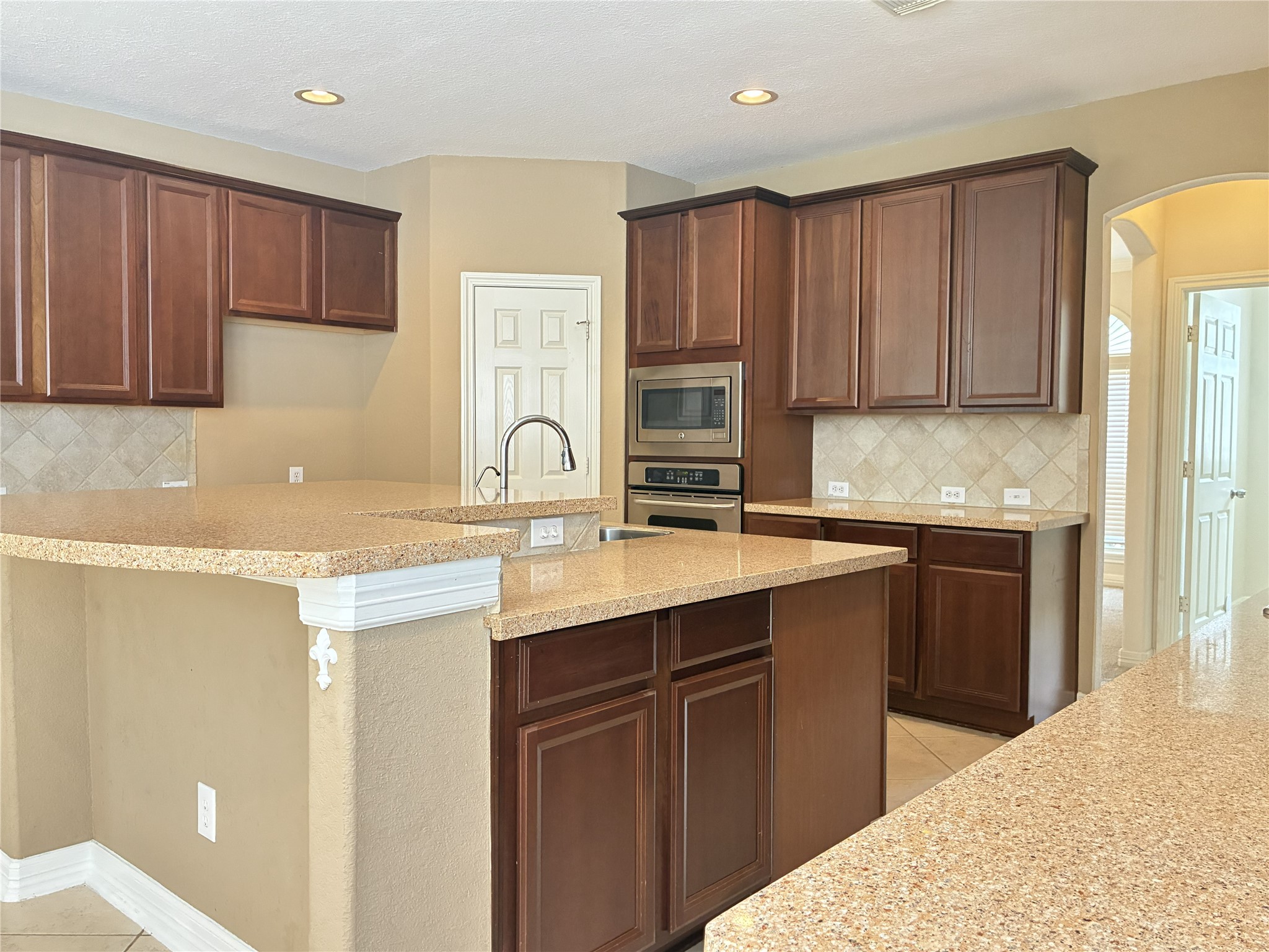 14207 Parable Lane Property Photo 8