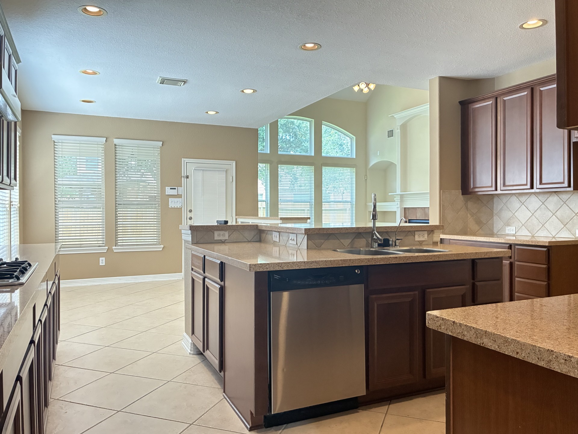 14207 Parable Lane Property Photo 9