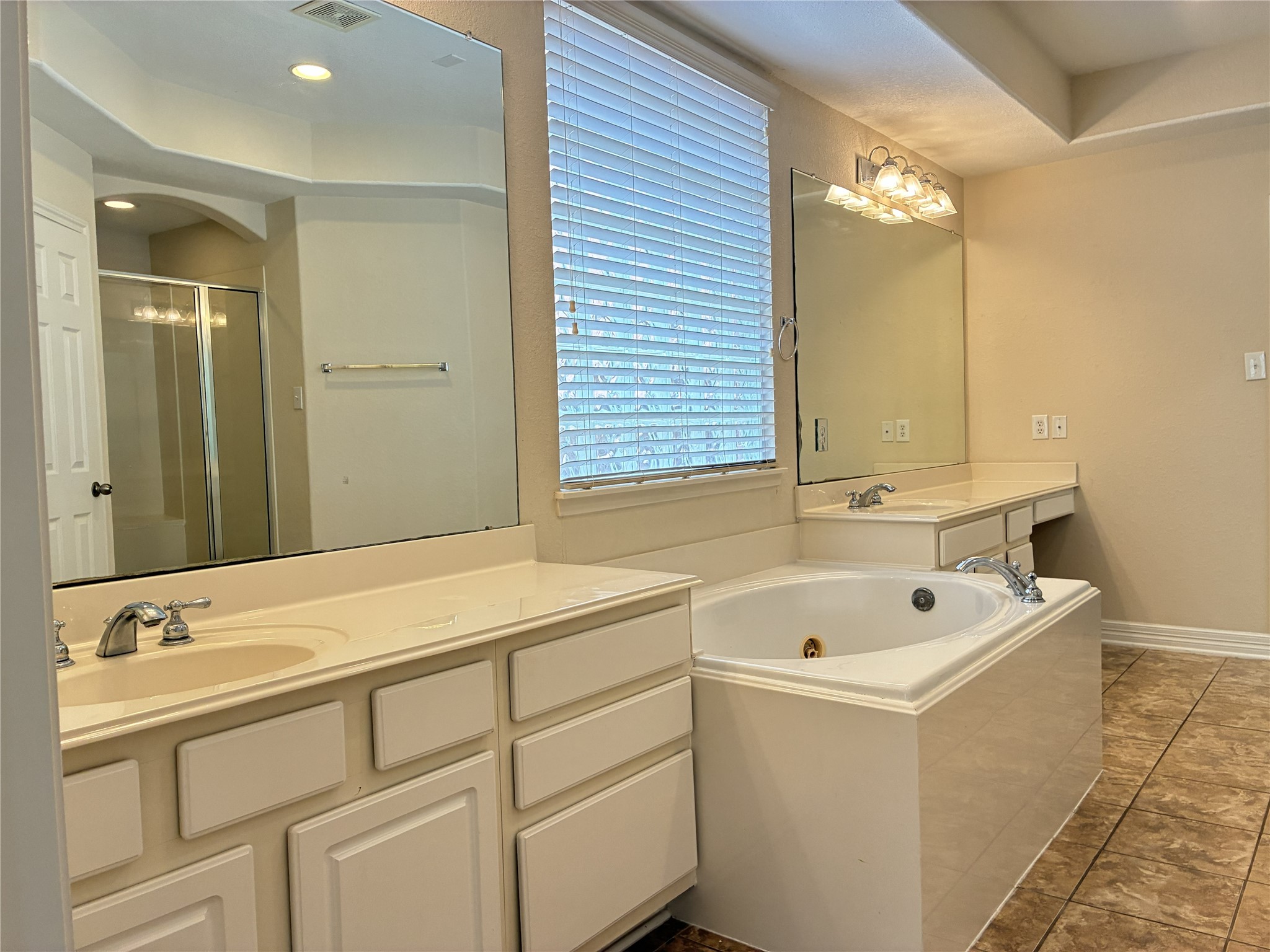 14207 Parable Lane Property Photo 13