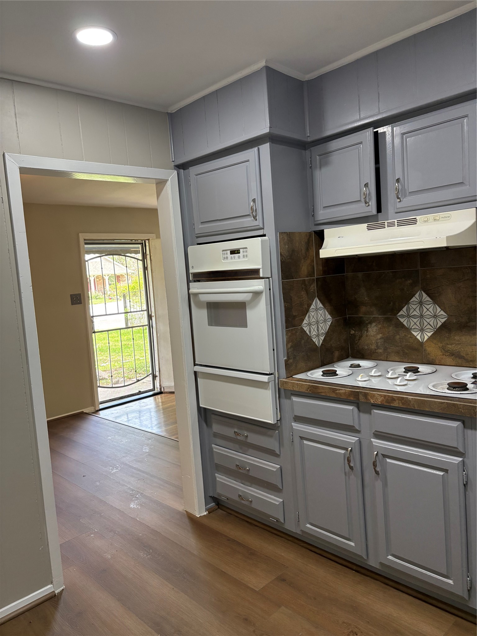 5914 Ridgeway Drive Property Photo 10
