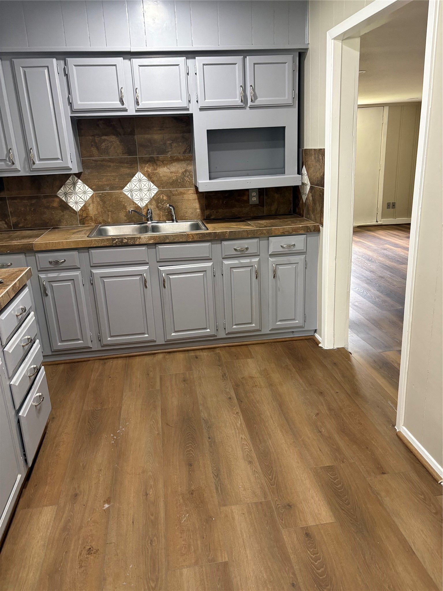 5914 Ridgeway Drive Property Photo 11