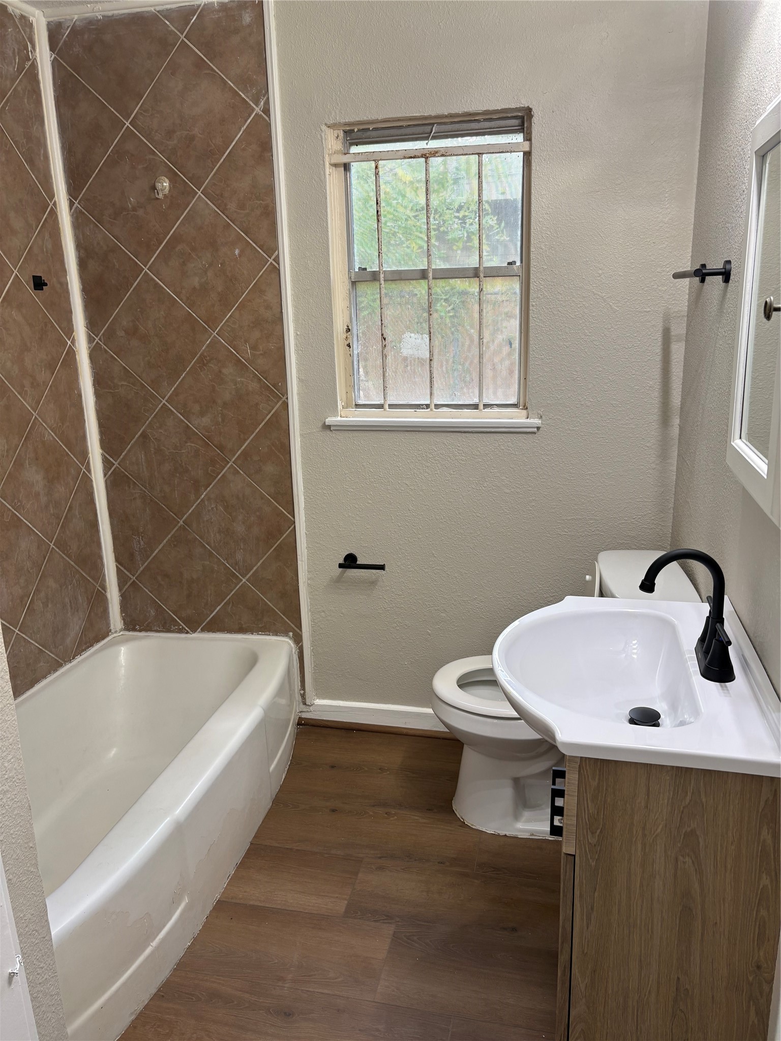 5914 Ridgeway Drive Property Photo 14