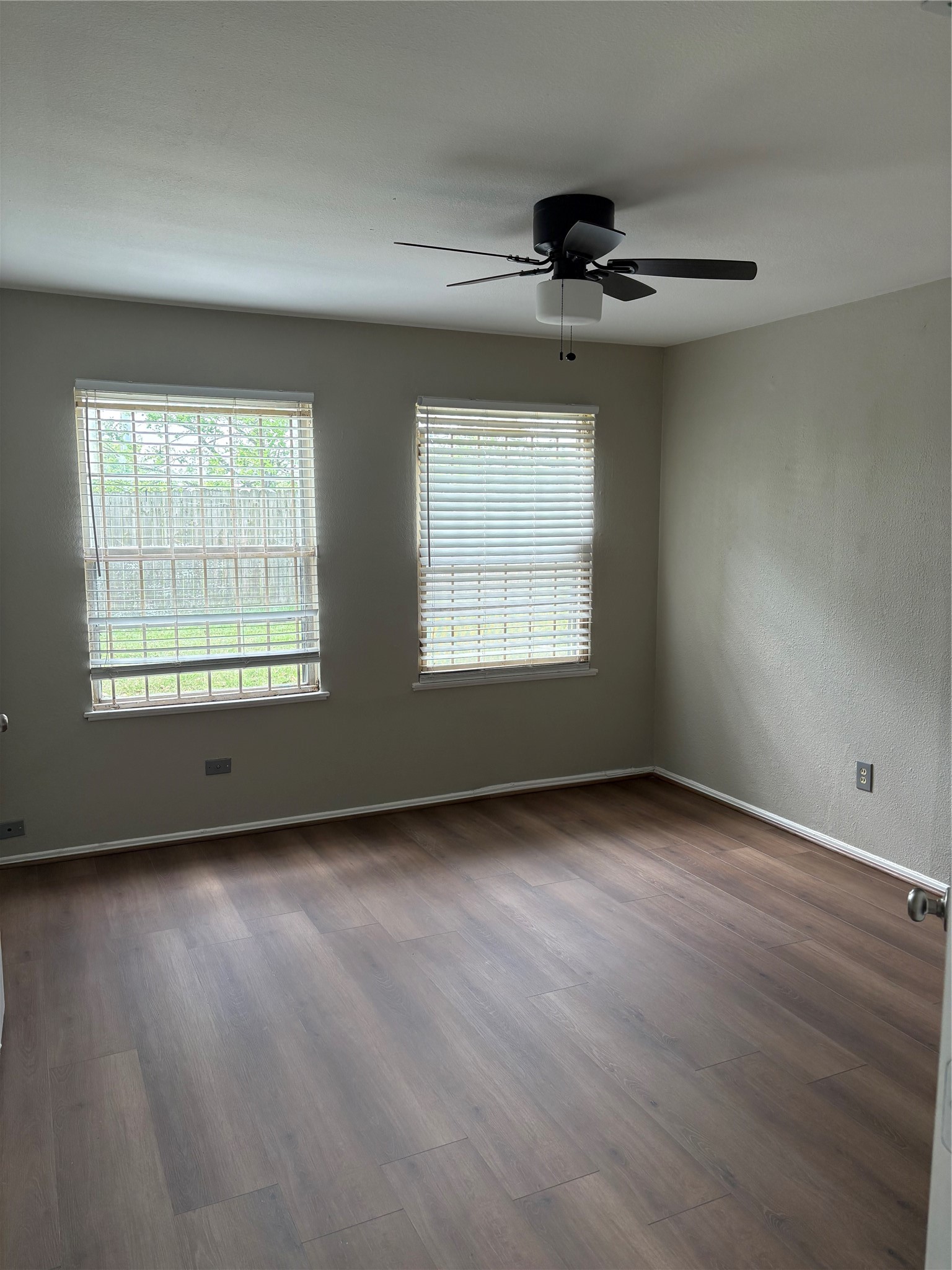 5914 Ridgeway Drive Property Photo 15
