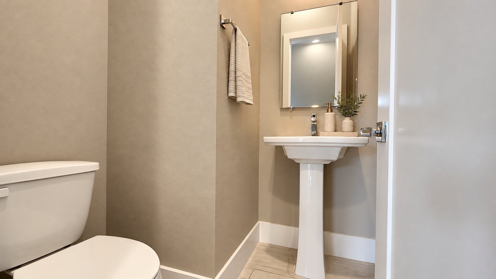 5713 Larkin Street B Property Photo 7