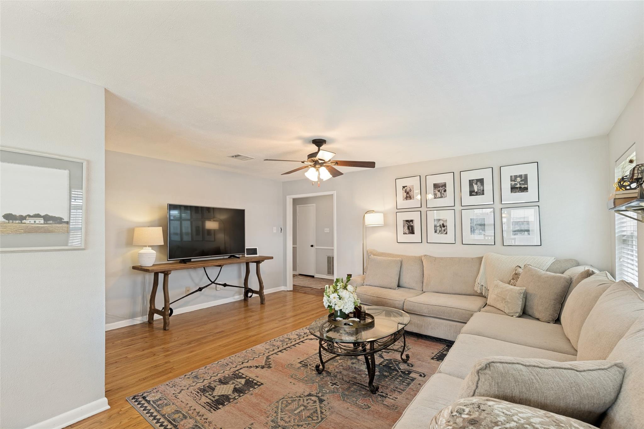 10031 Timberoak Drive Property Photo 4