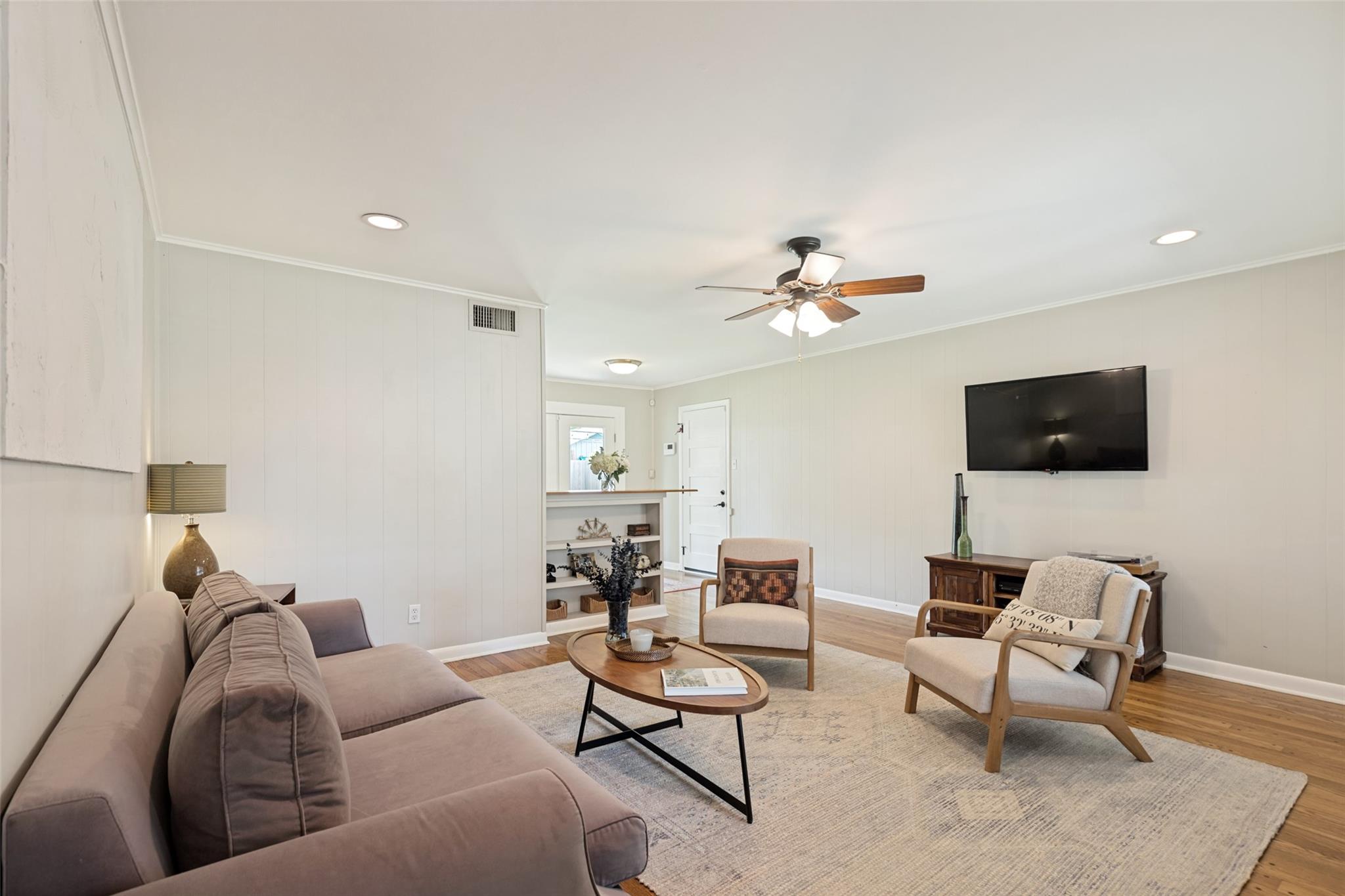 10031 Timberoak Drive Property Photo 6