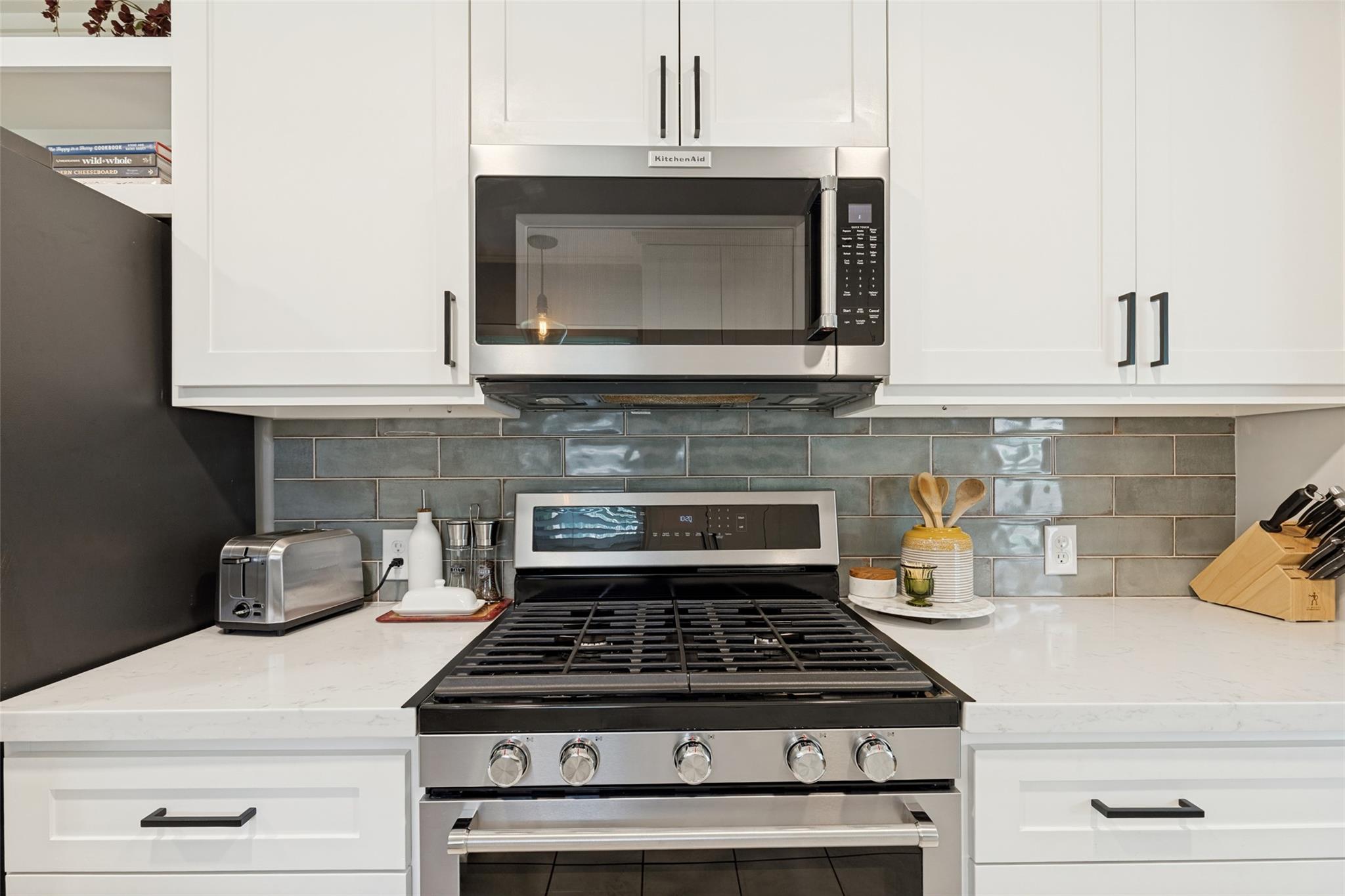 10031 Timberoak Drive Property Photo 8
