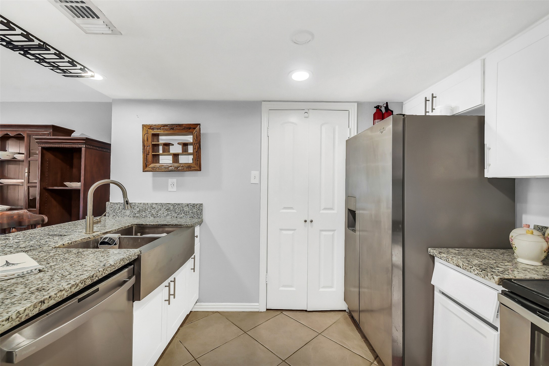 64 April Hill Property Photo 11
