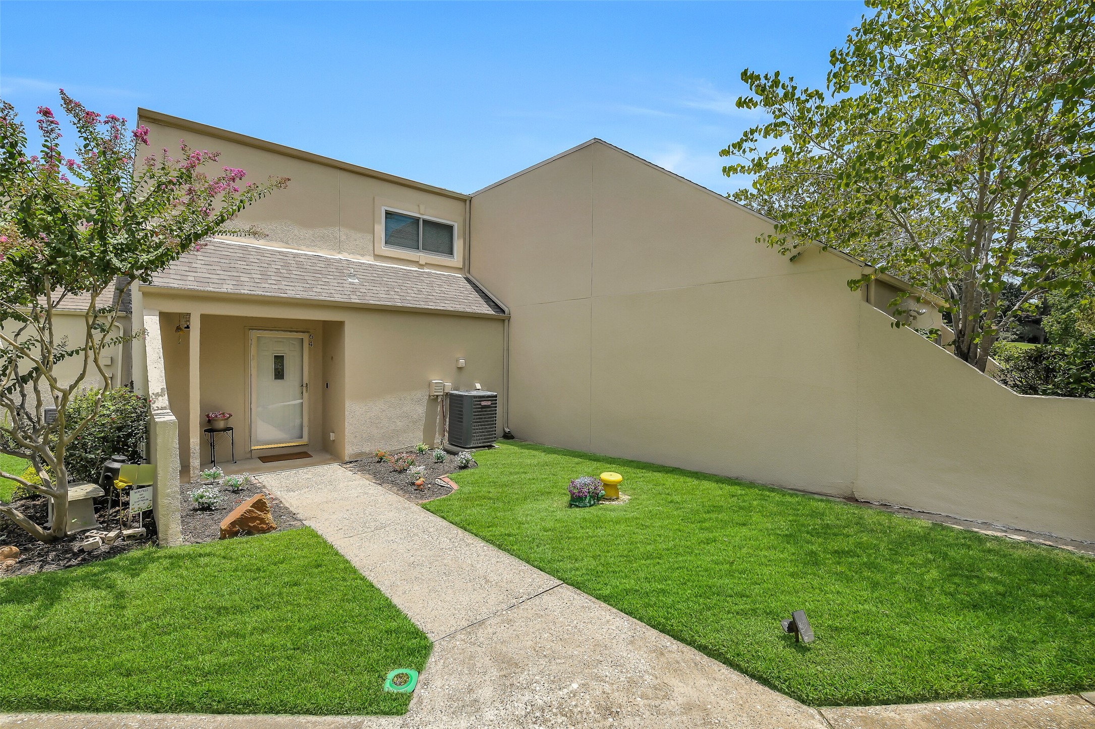 64 April Hill Property Photo 25
