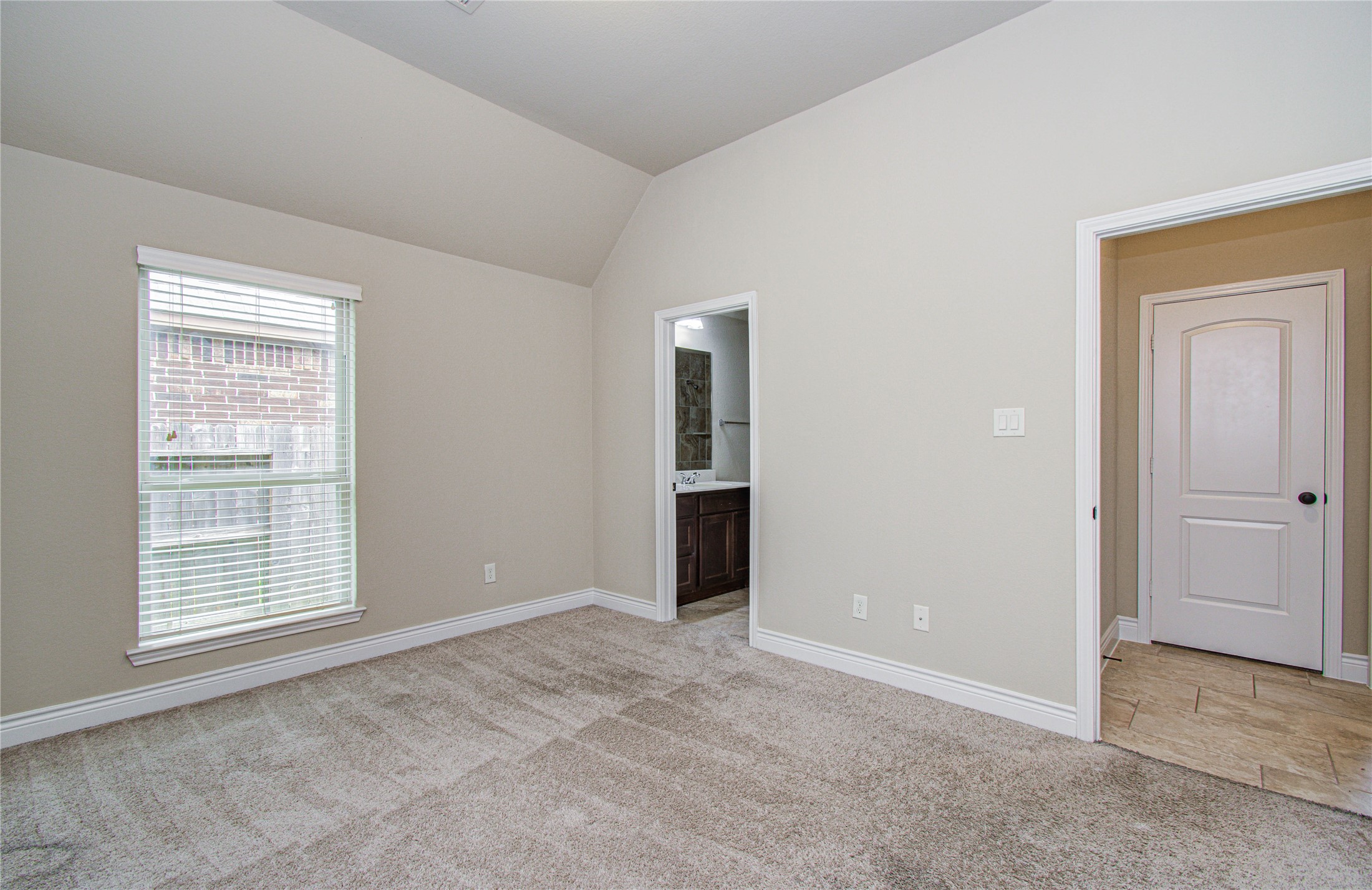 3814 Trophy Ridge Drive Property Photo 12
