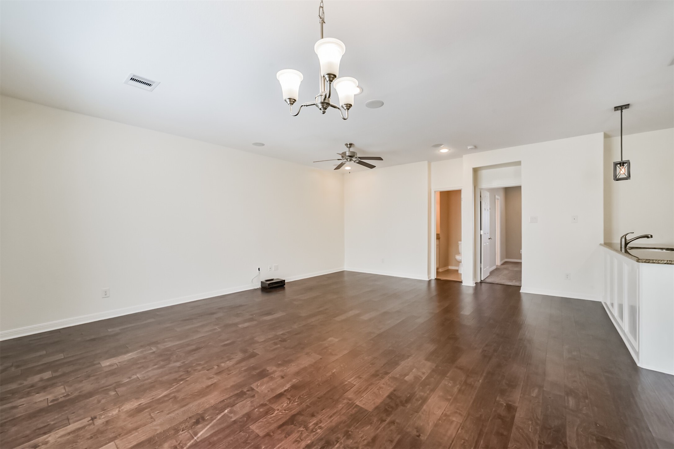 5305 Avenue J Property Photo 8