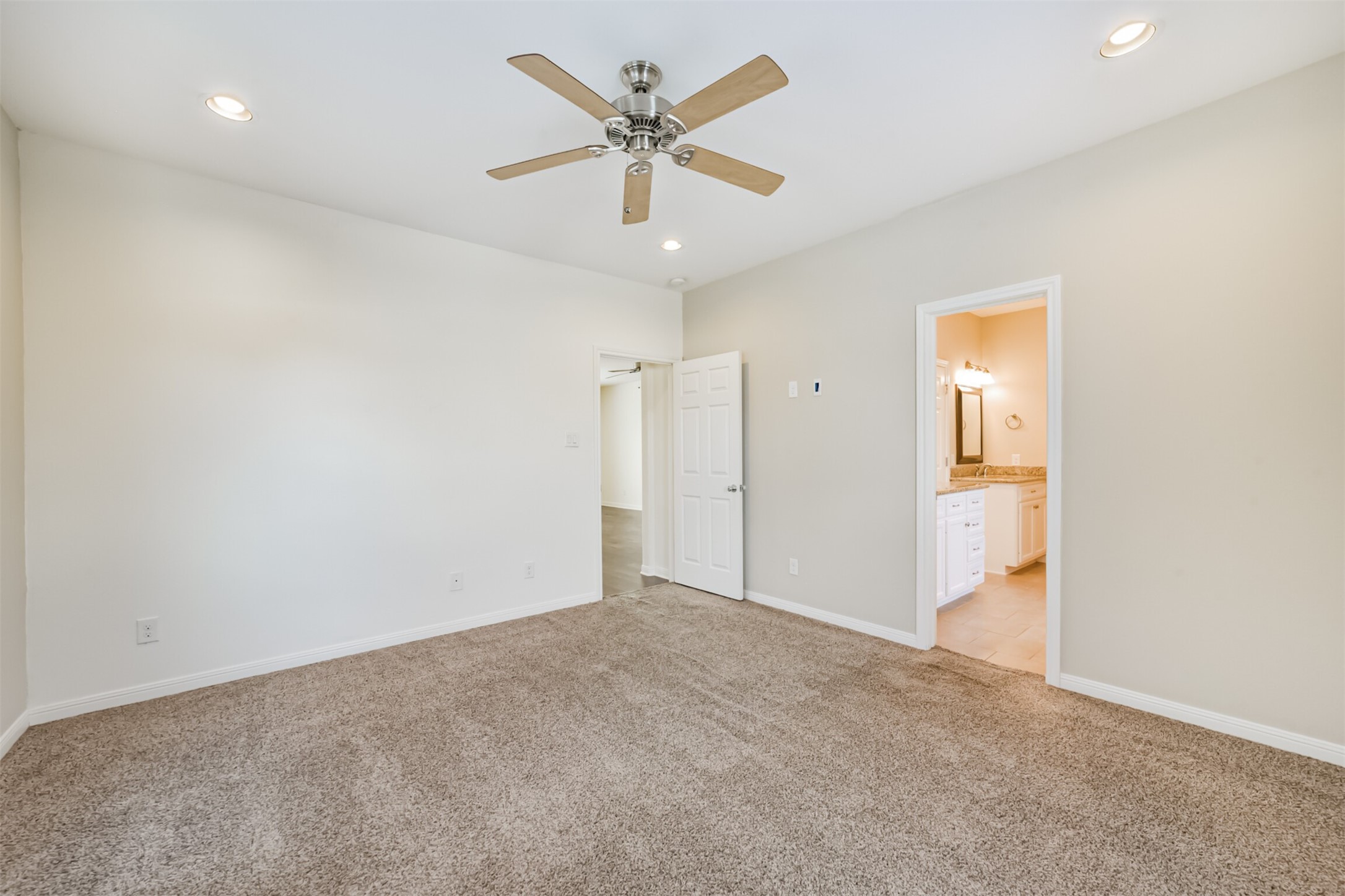 5305 Avenue J Property Photo 12