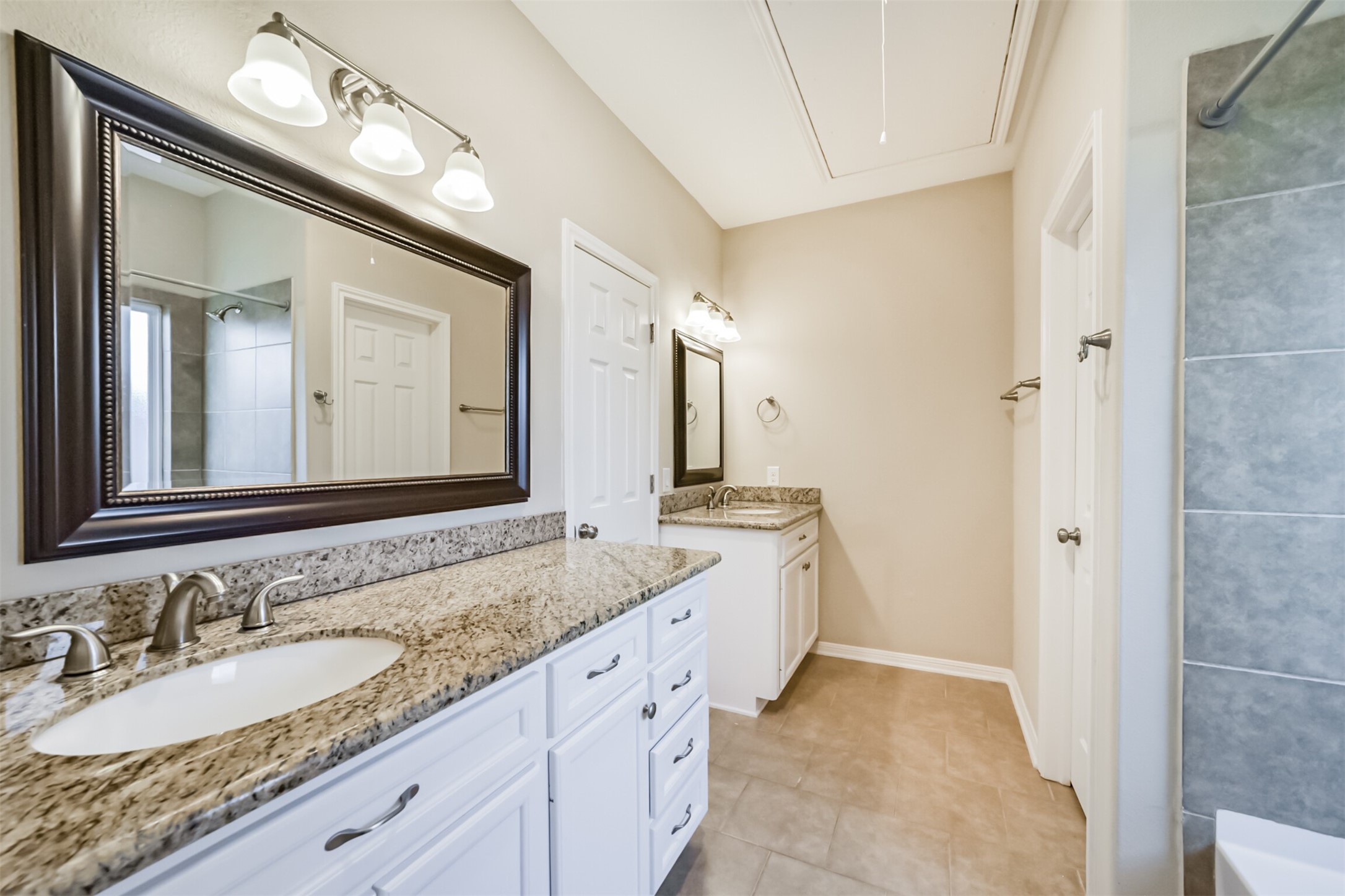 5305 Avenue J Property Photo 13