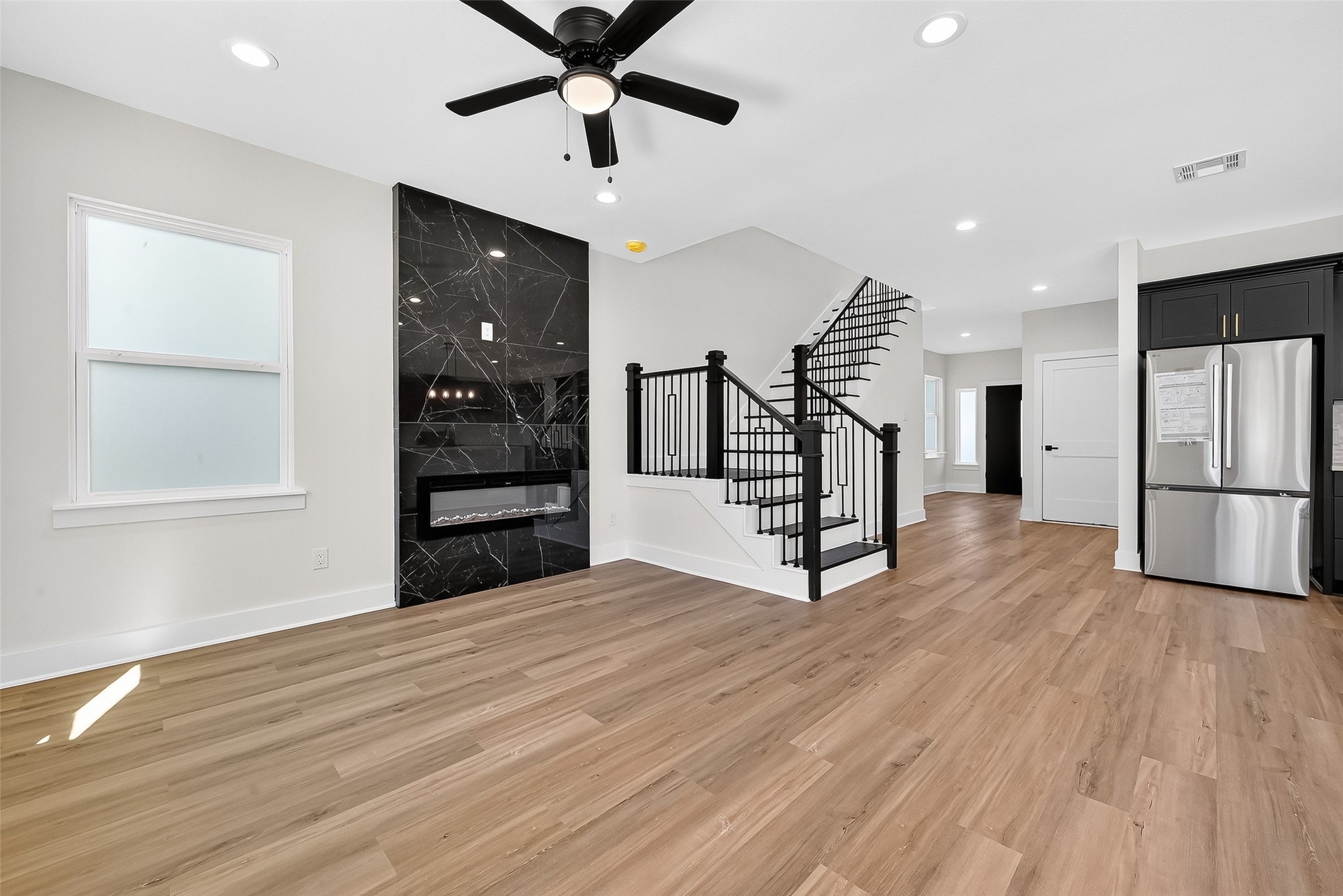 12315 New Jordan Lane Property Photo 12