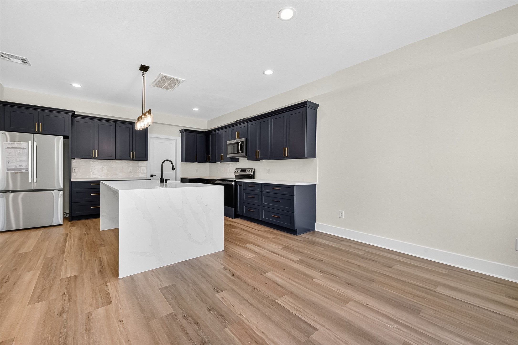 12315 New Jordan Lane Property Photo 15