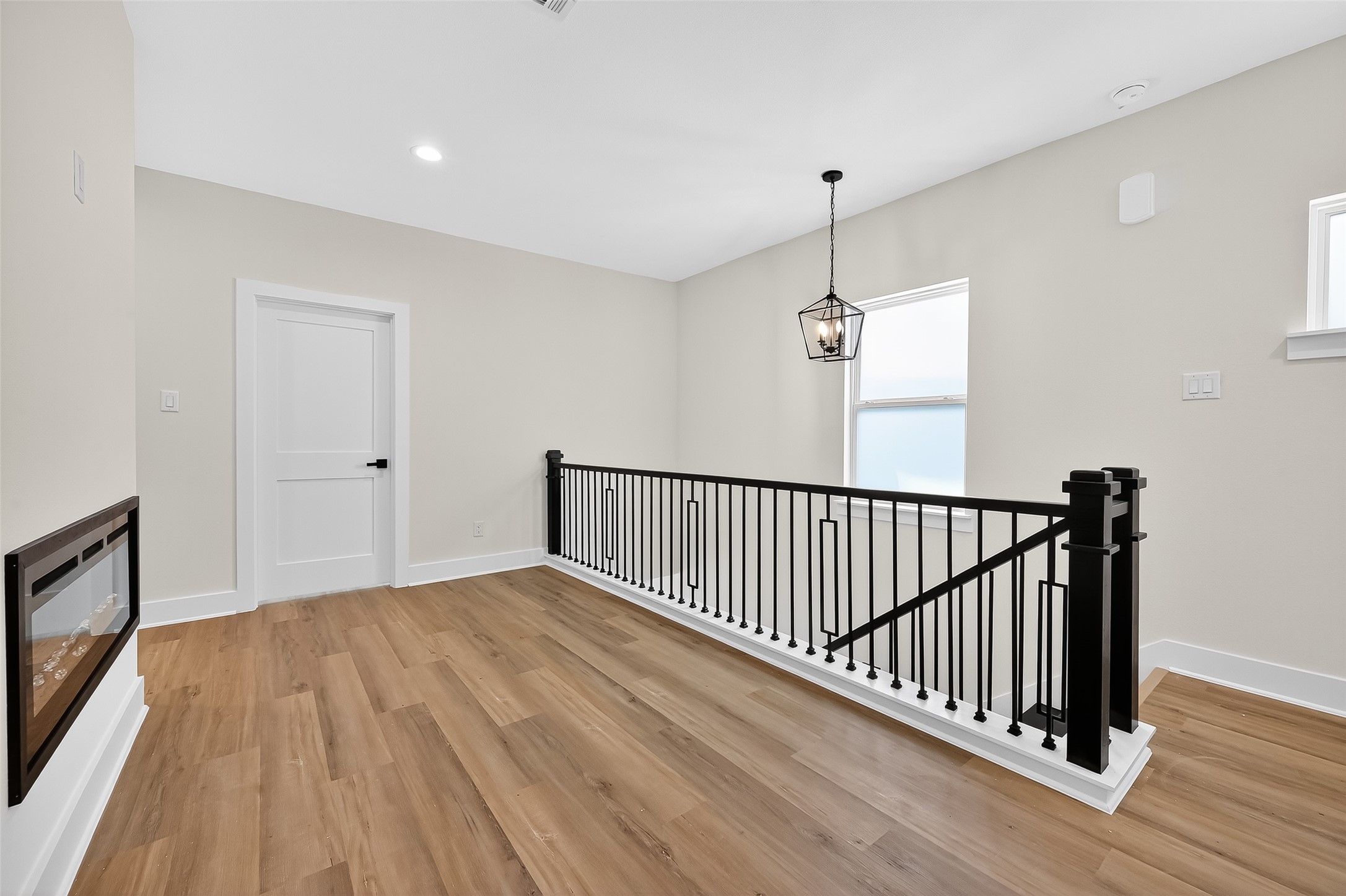 12315 New Jordan Lane Property Photo 24
