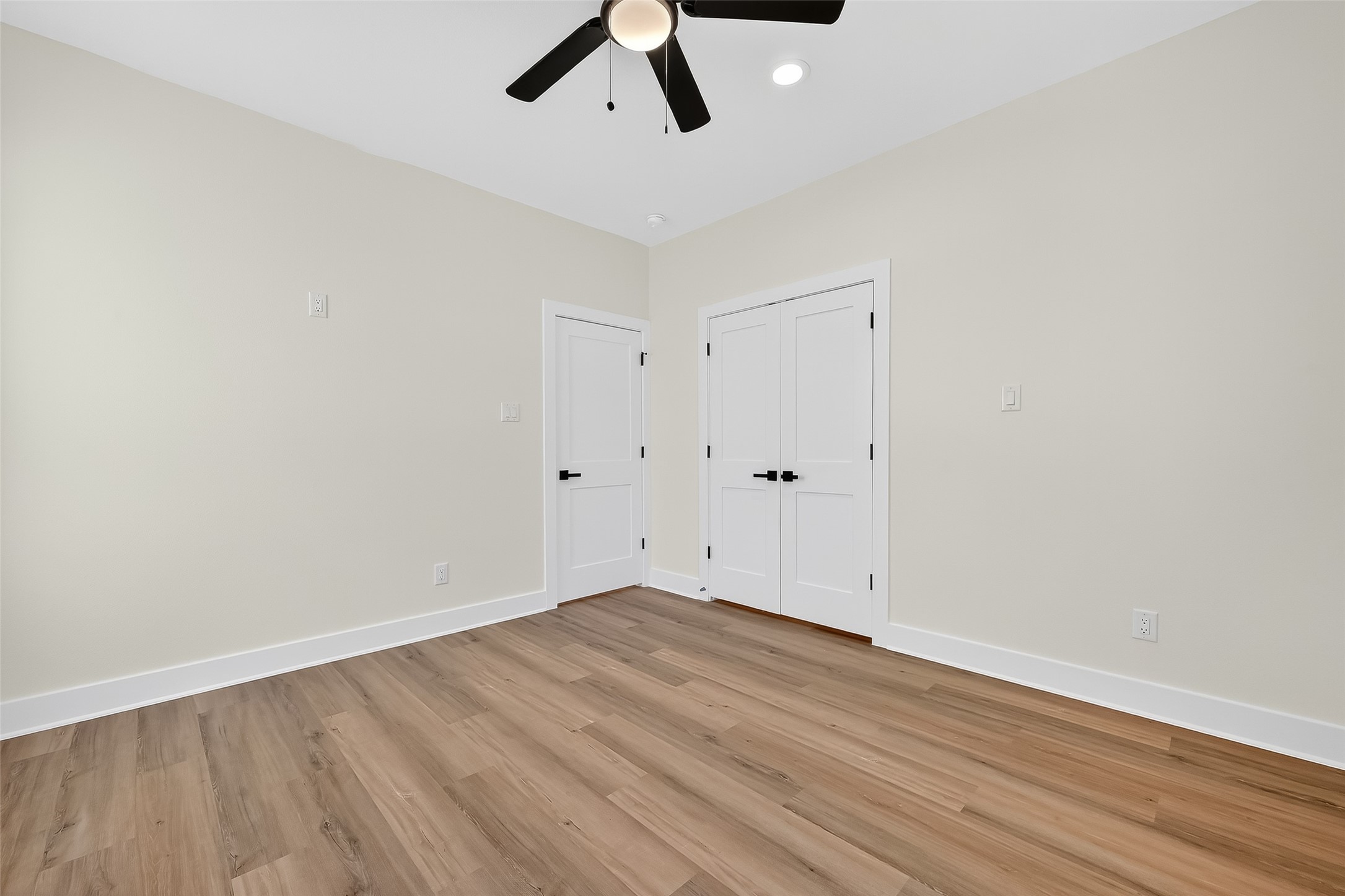 12315 New Jordan Lane Property Photo 27