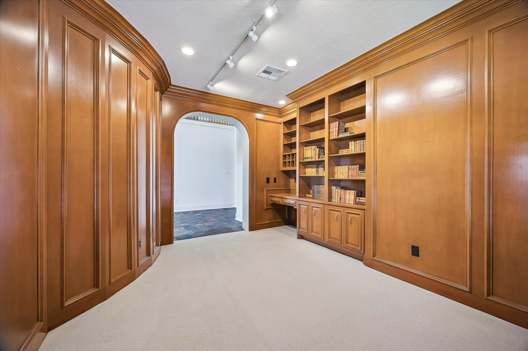 14022 Barnhart Boulevard Property Photo 9