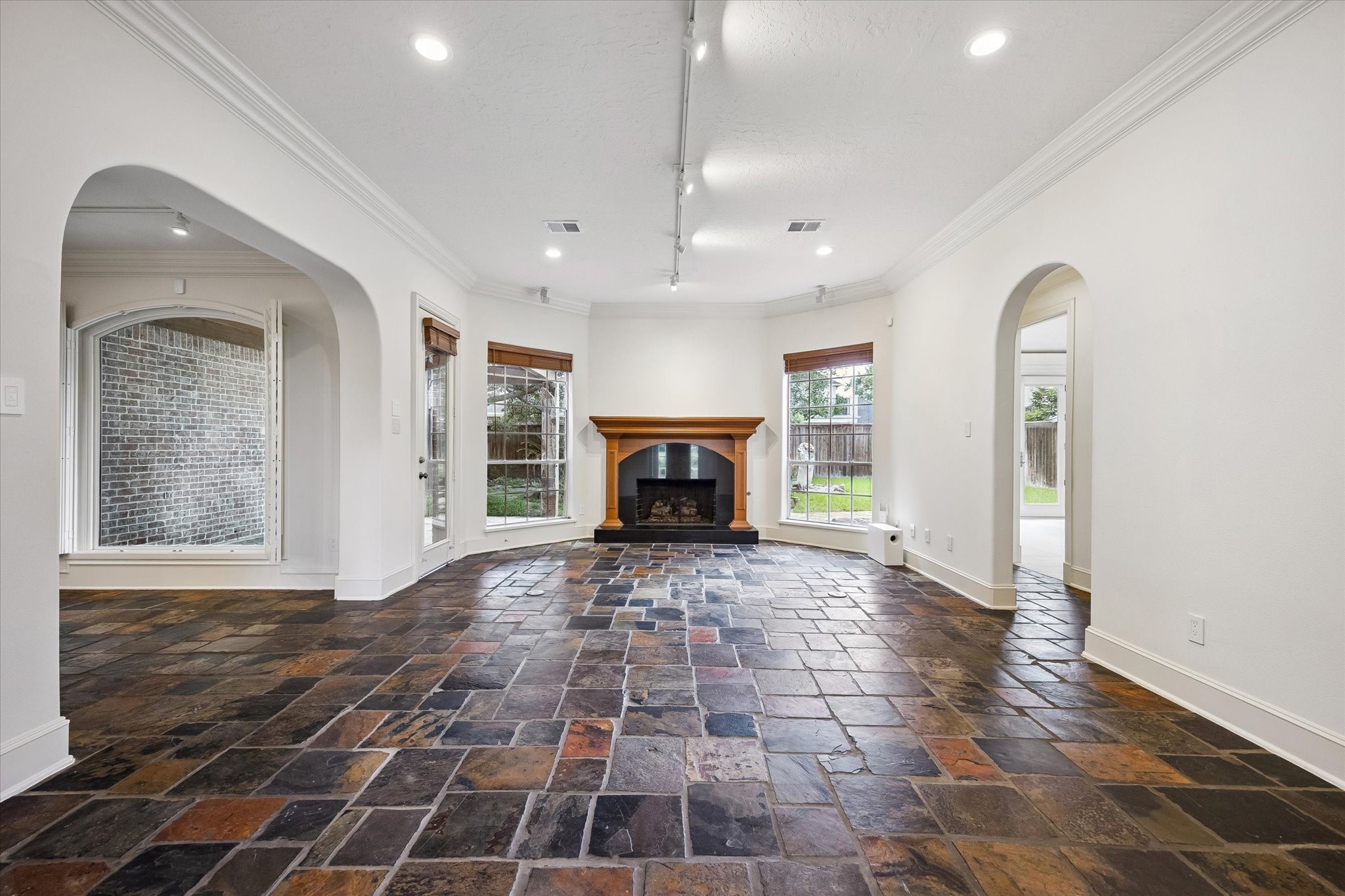 14022 Barnhart Boulevard Property Photo 19