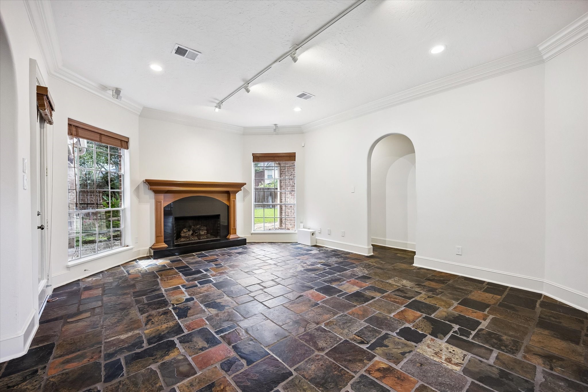 14022 Barnhart Boulevard Property Photo 20