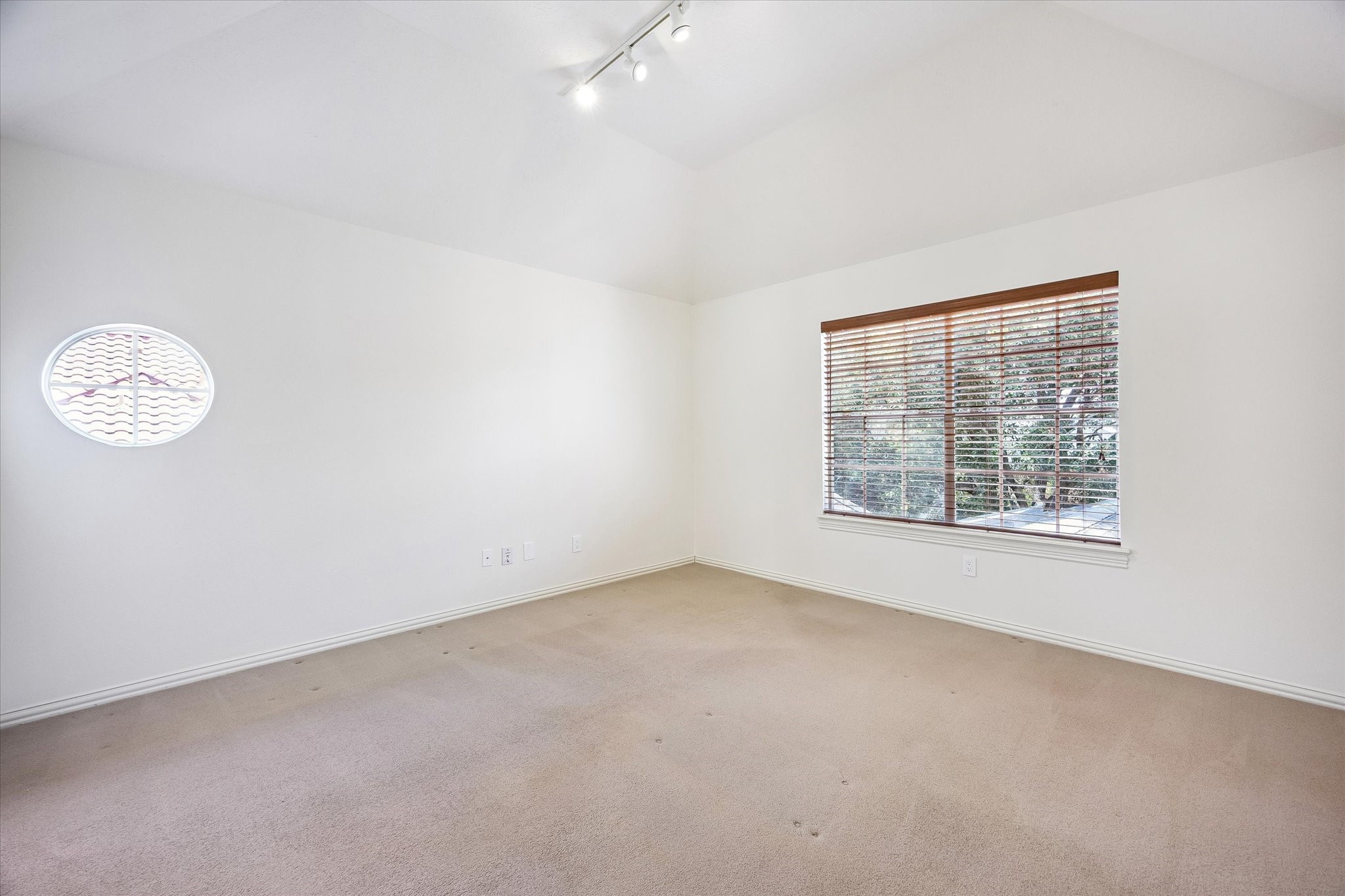 14022 Barnhart Boulevard Property Photo 46