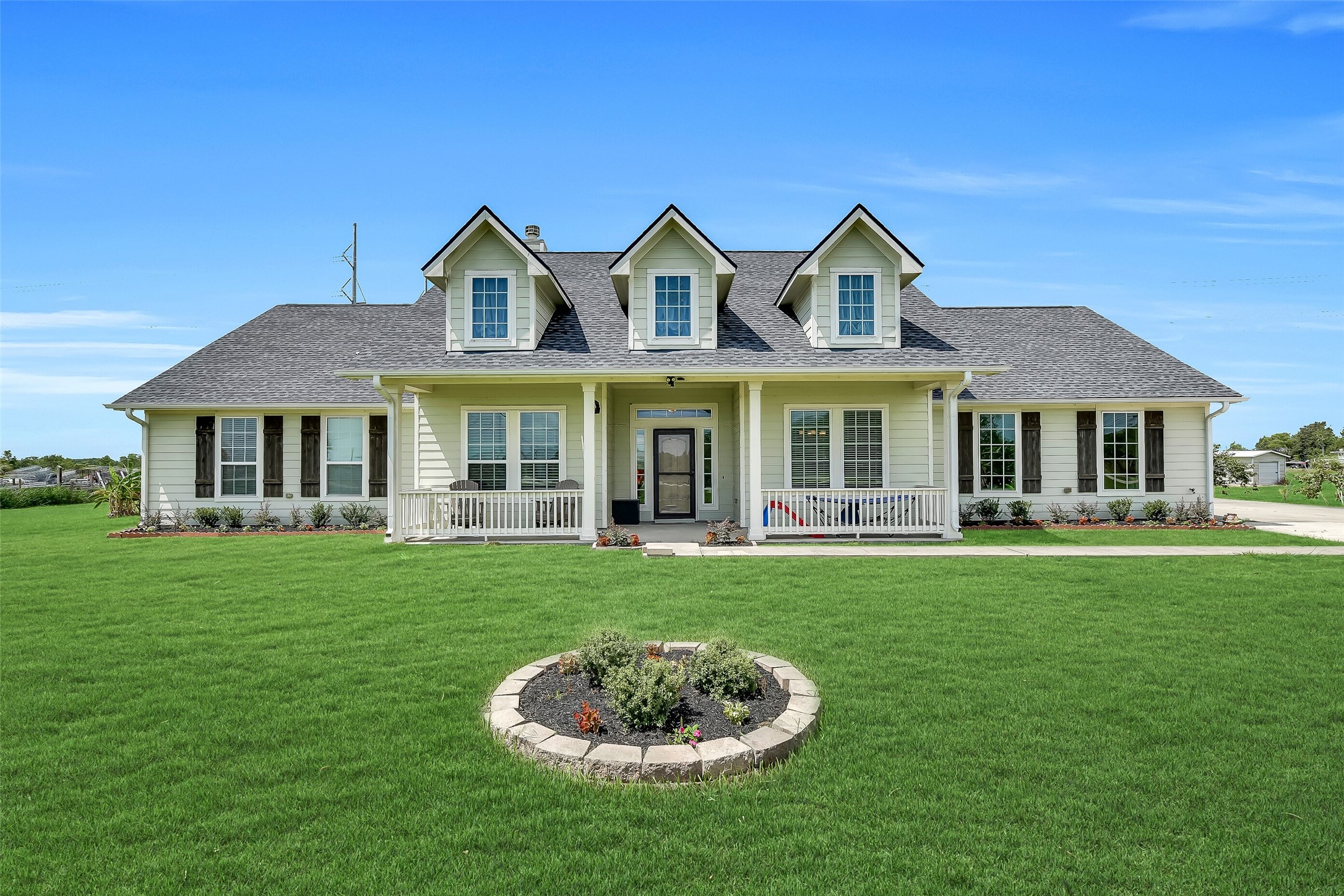 7829 N Humble Camp Road Property Photo 1