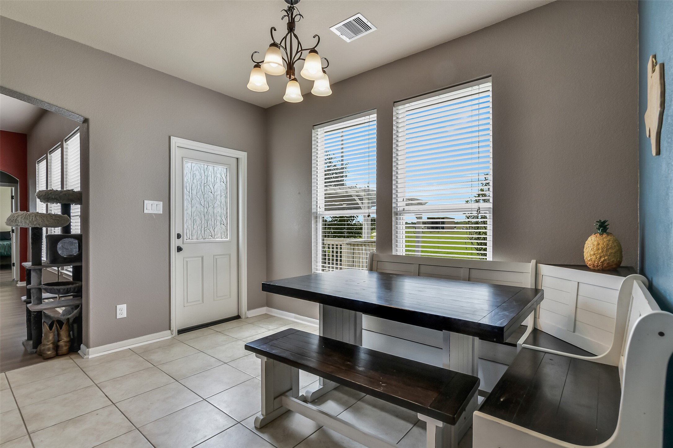 7829 N Humble Camp Road Property Photo 12