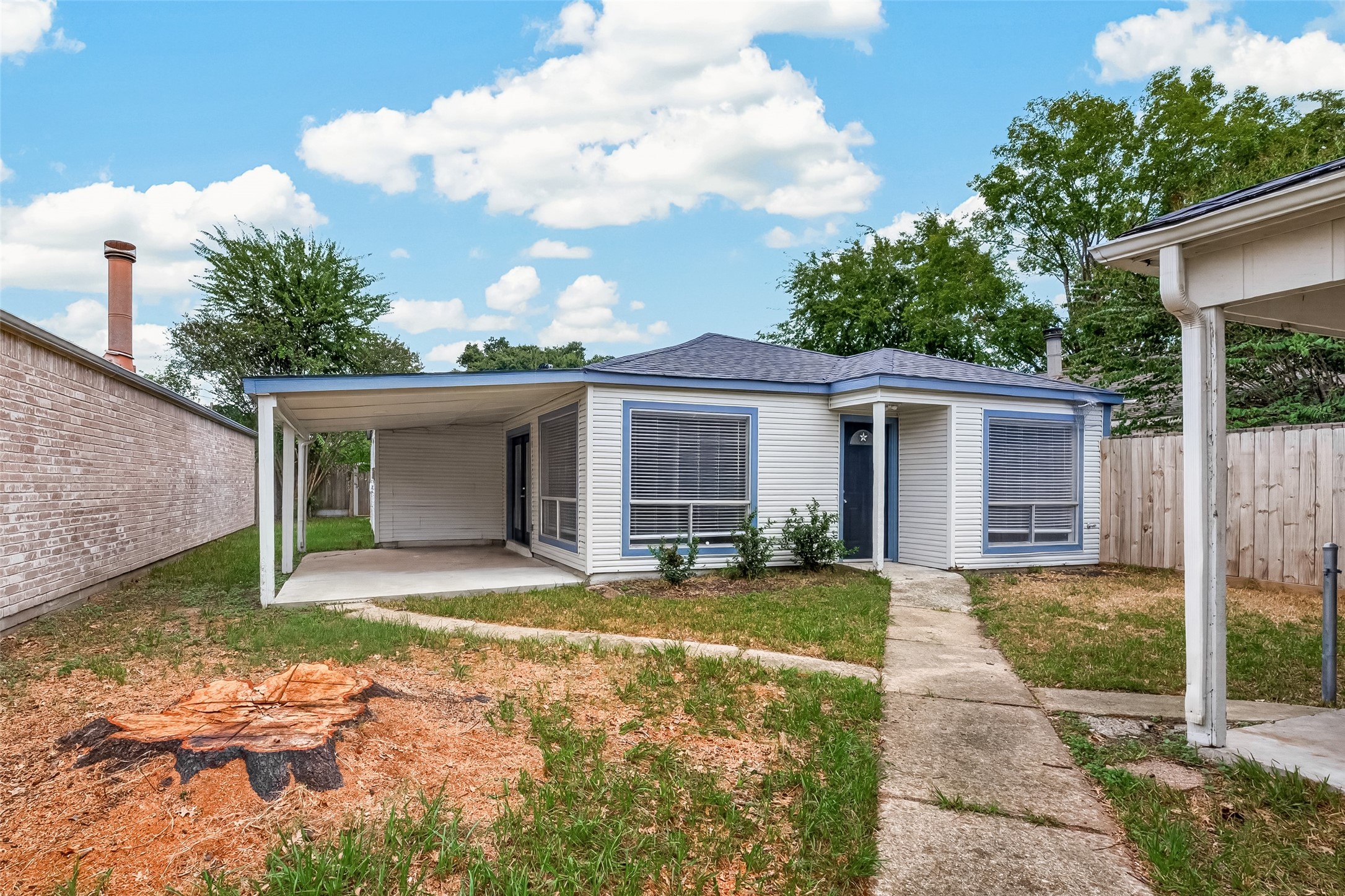 10914 Berry Tree Drive Property Photo 2