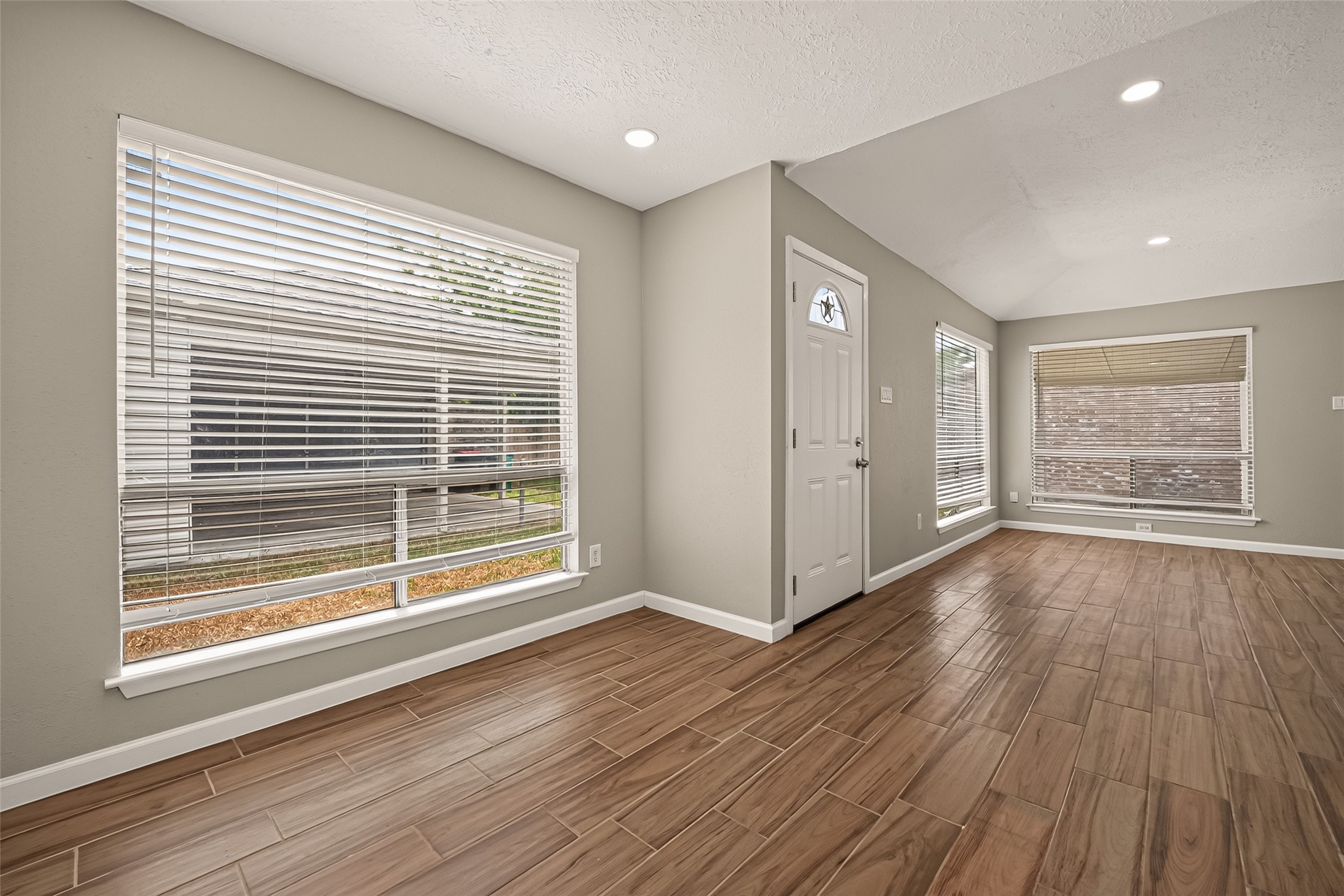 10914 Berry Tree Drive Property Photo 12