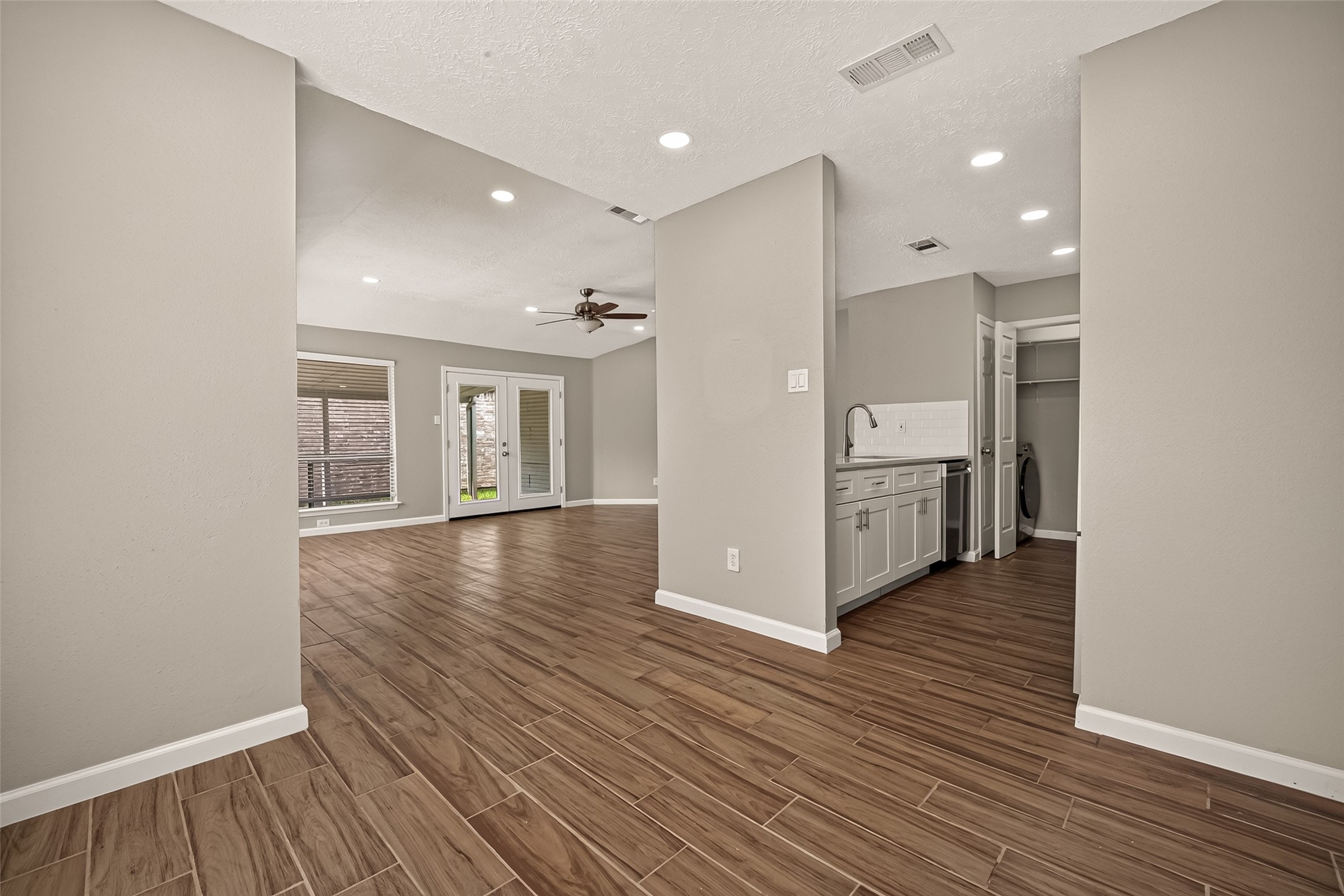 10914 Berry Tree Drive Property Photo 13
