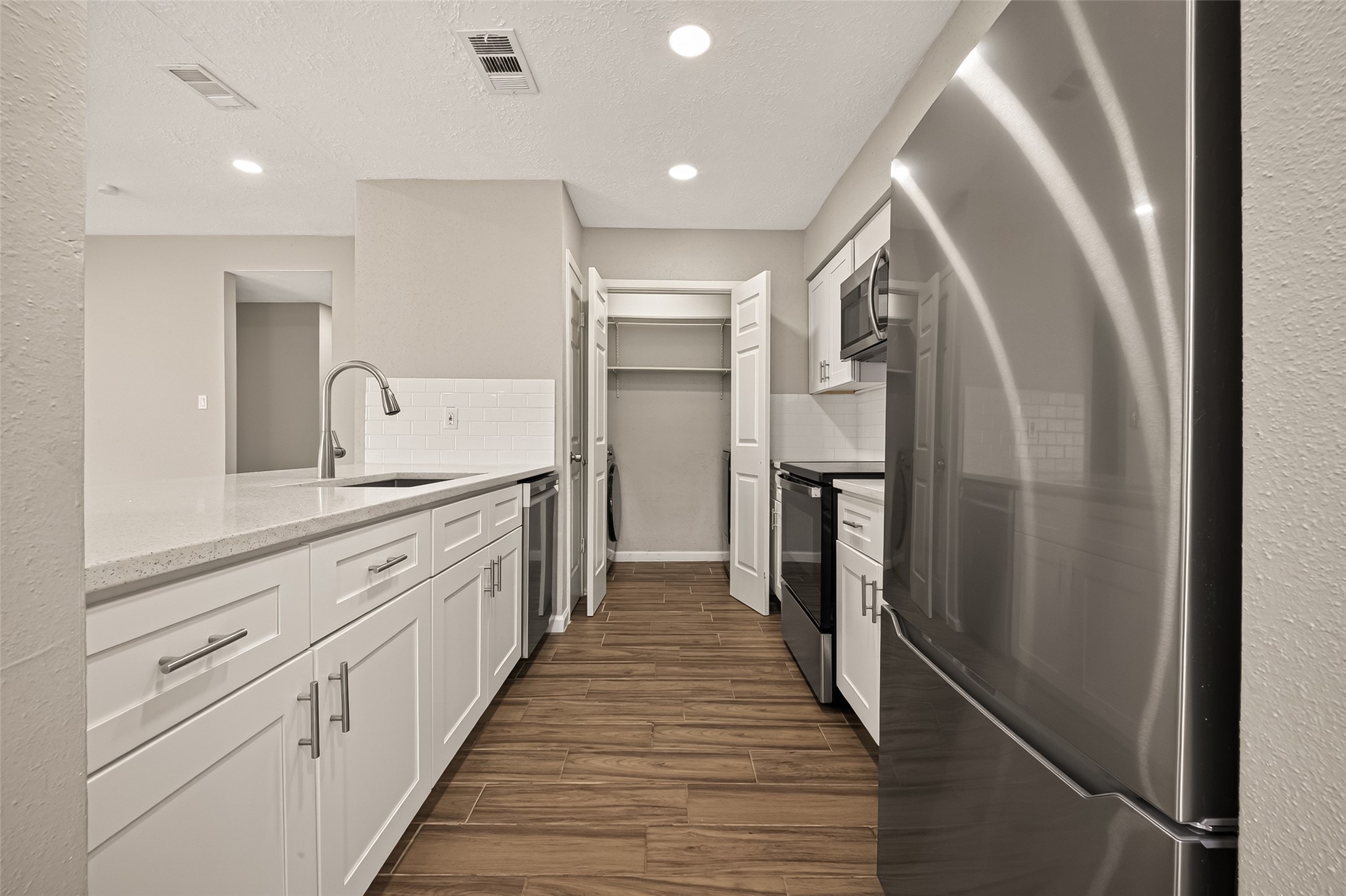 10914 Berry Tree Drive Property Photo 14
