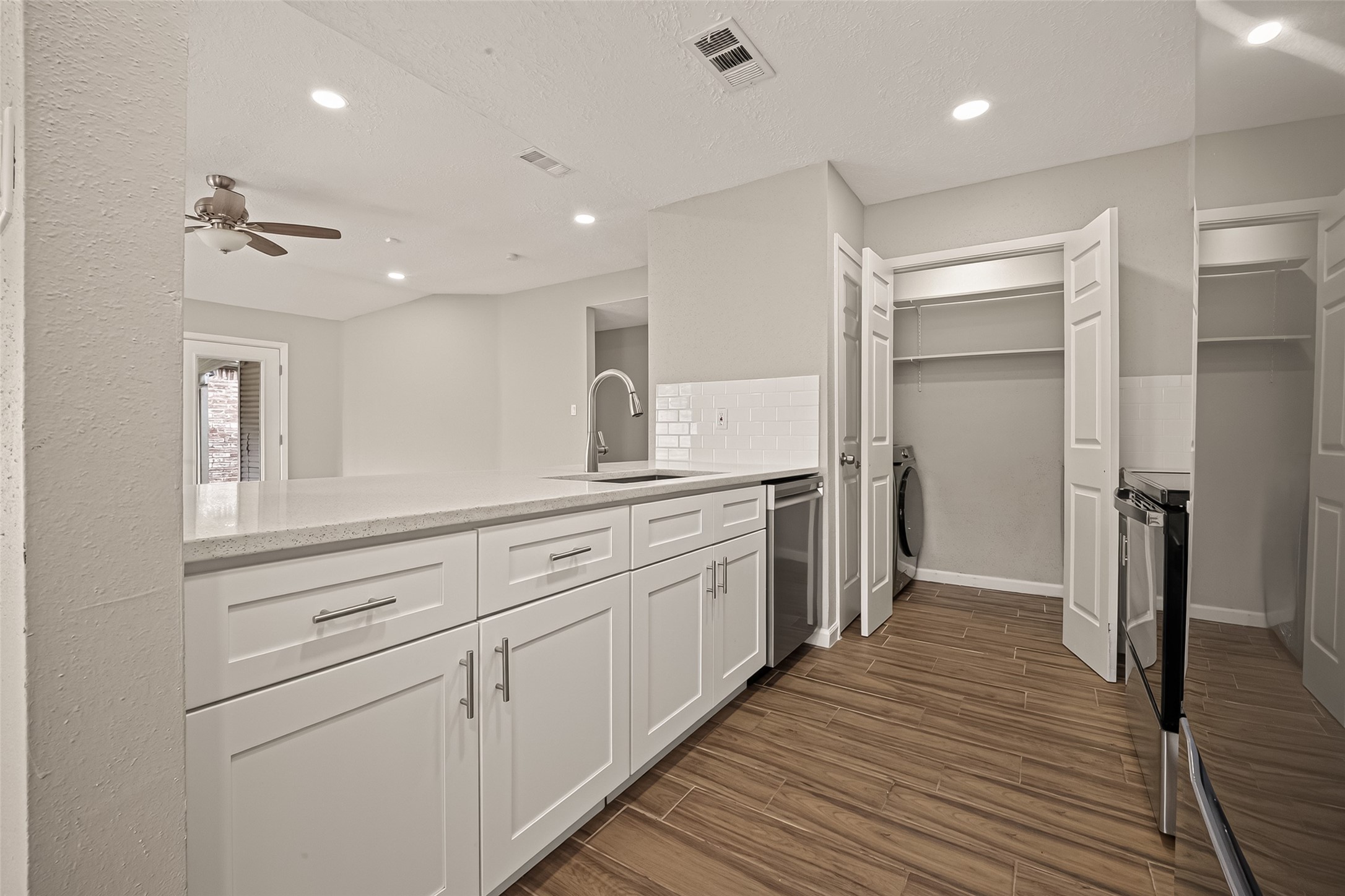 10914 Berry Tree Drive Property Photo 16