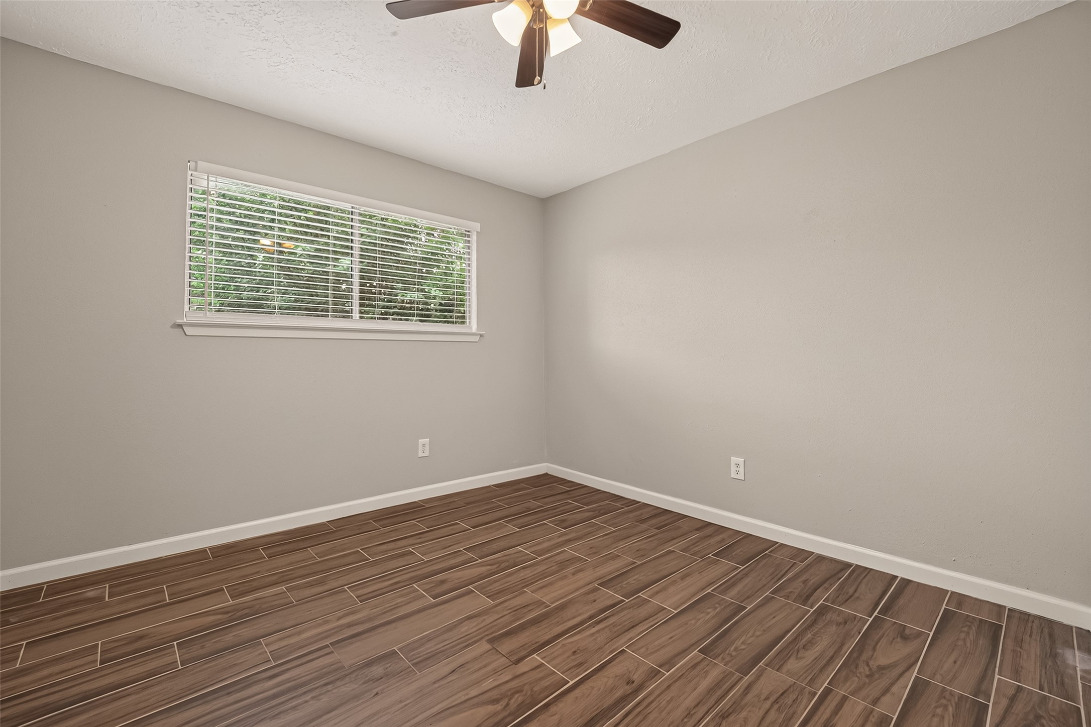 10914 Berry Tree Drive Property Photo 23