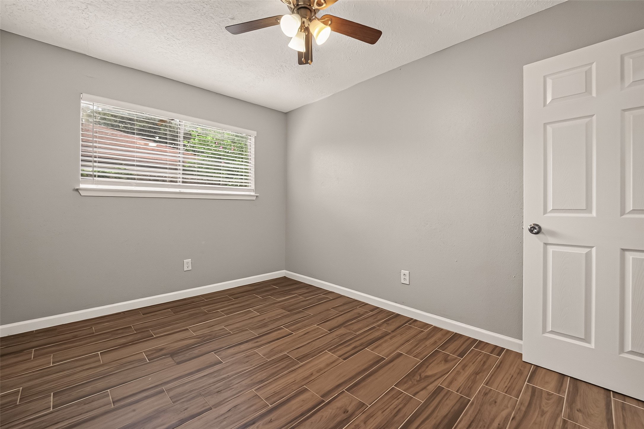 10914 Berry Tree Drive Property Photo 28