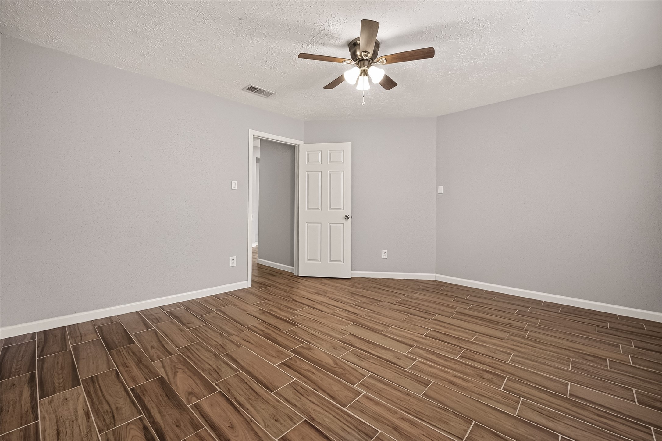 10914 Berry Tree Drive Property Photo 34