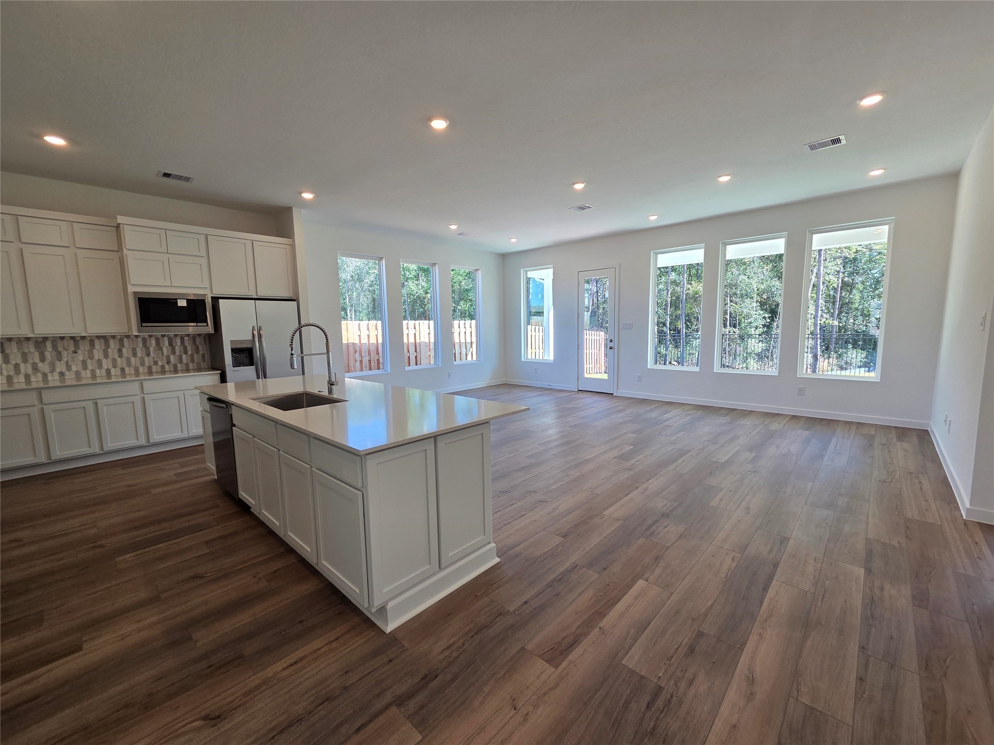 2034 Texline Street Property Photo 3